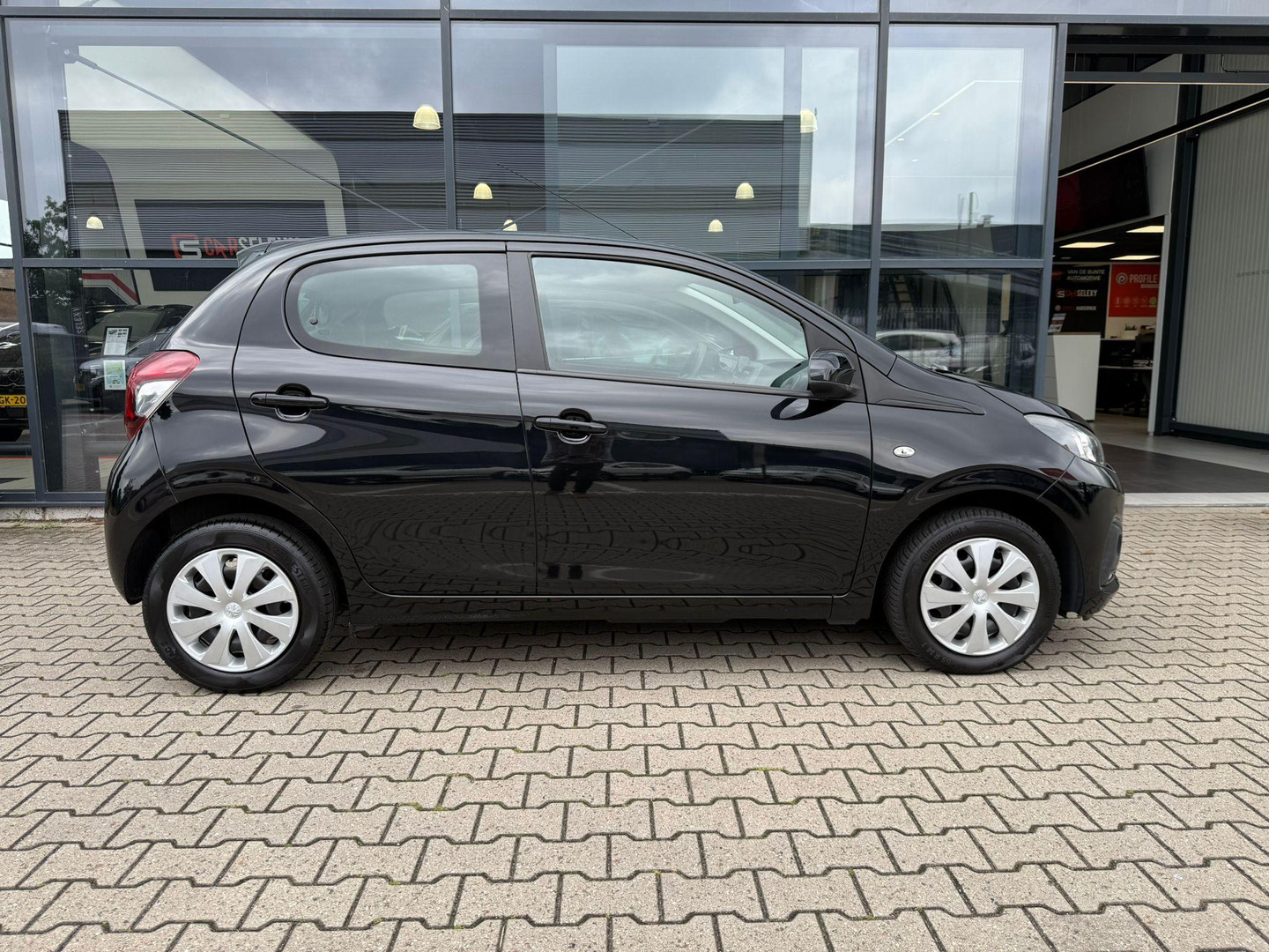 Peugeot Peugeot