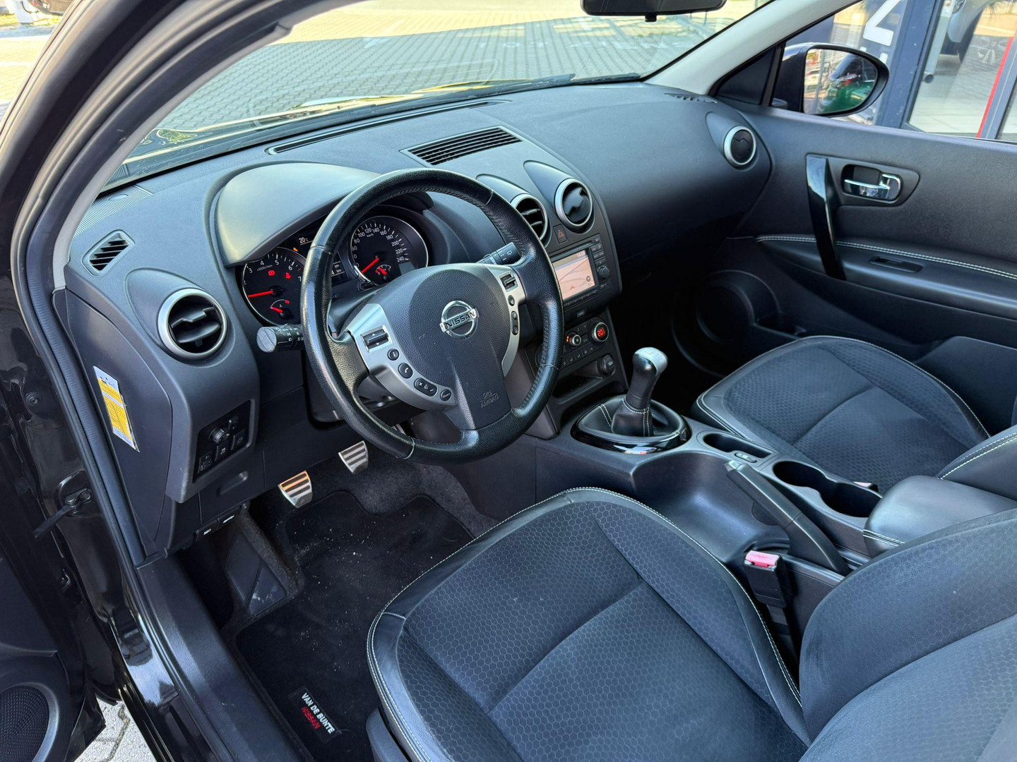 Nissan Nissan