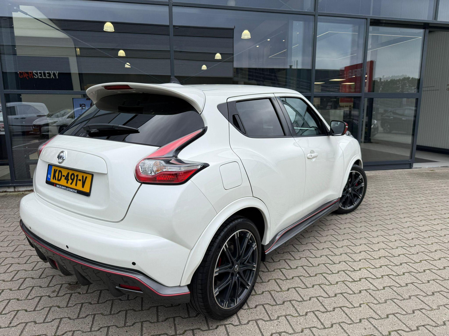 Nissan Nissan