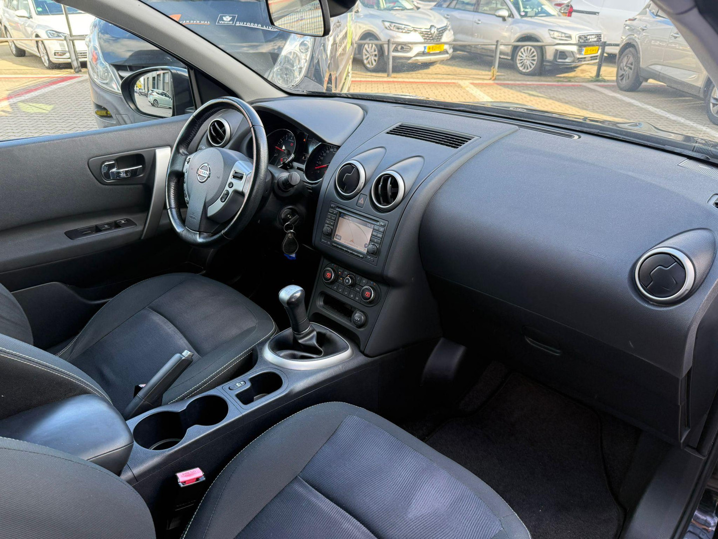 Nissan Nissan