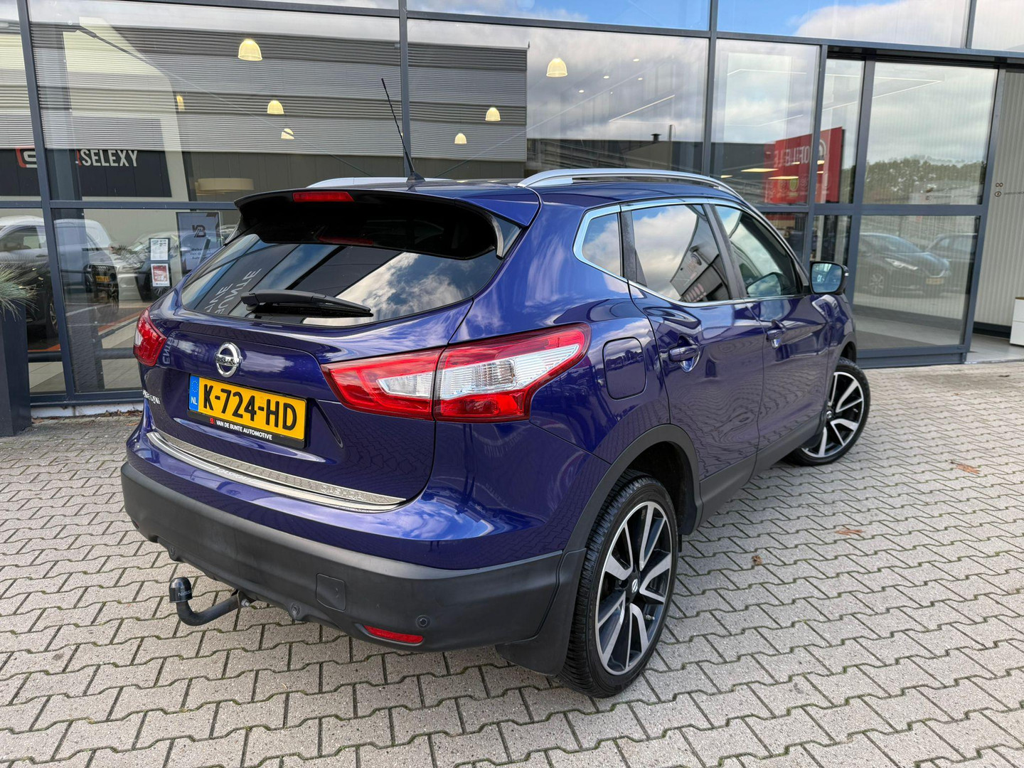 Nissan Nissan