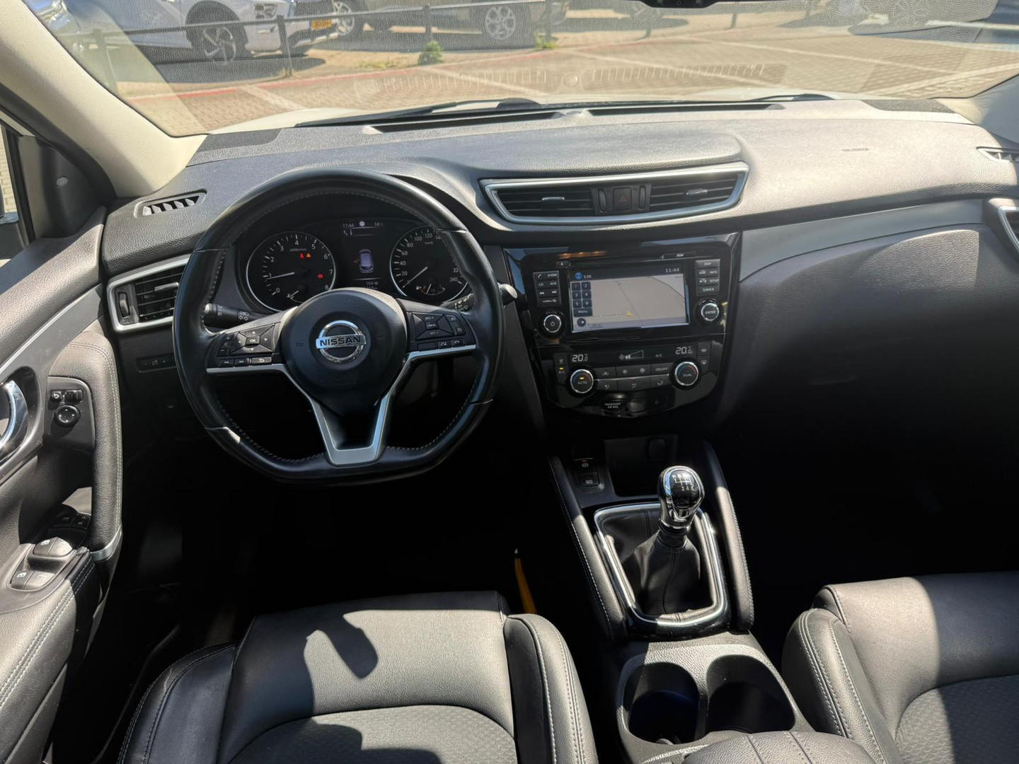 Nissan Nissan