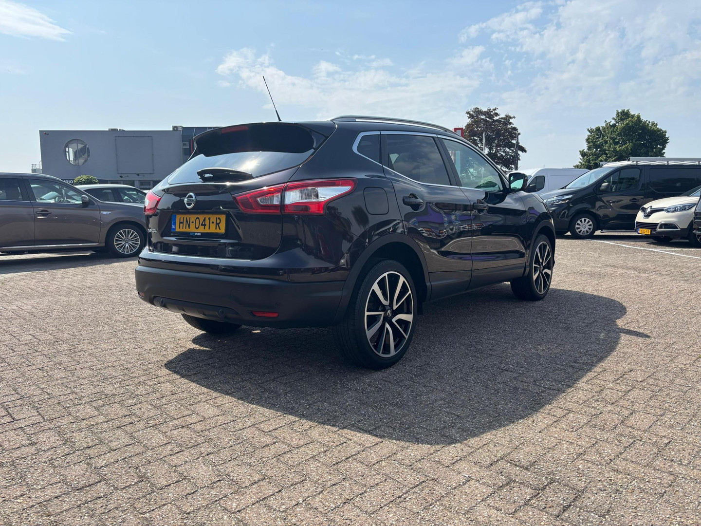 Nissan Nissan