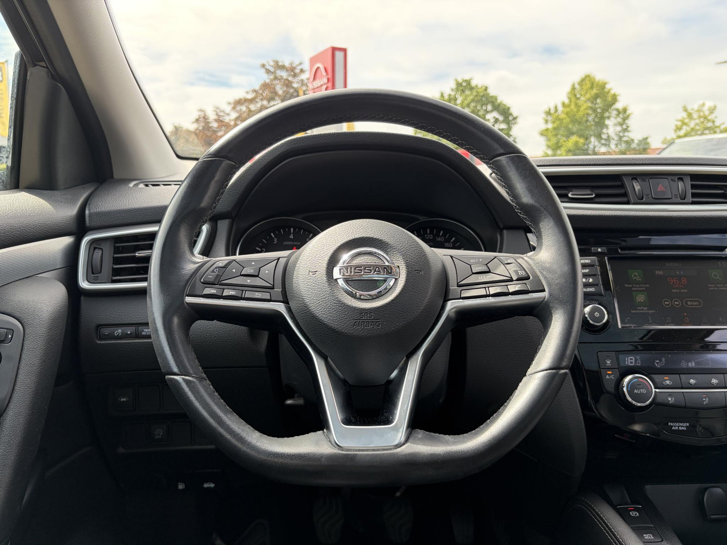Nissan Nissan