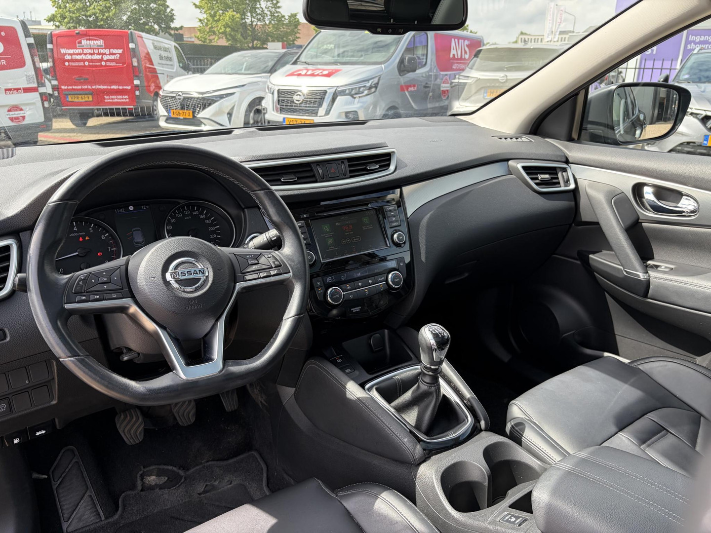 Nissan Nissan