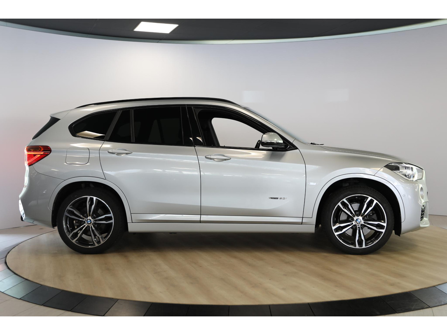 BMW BMW