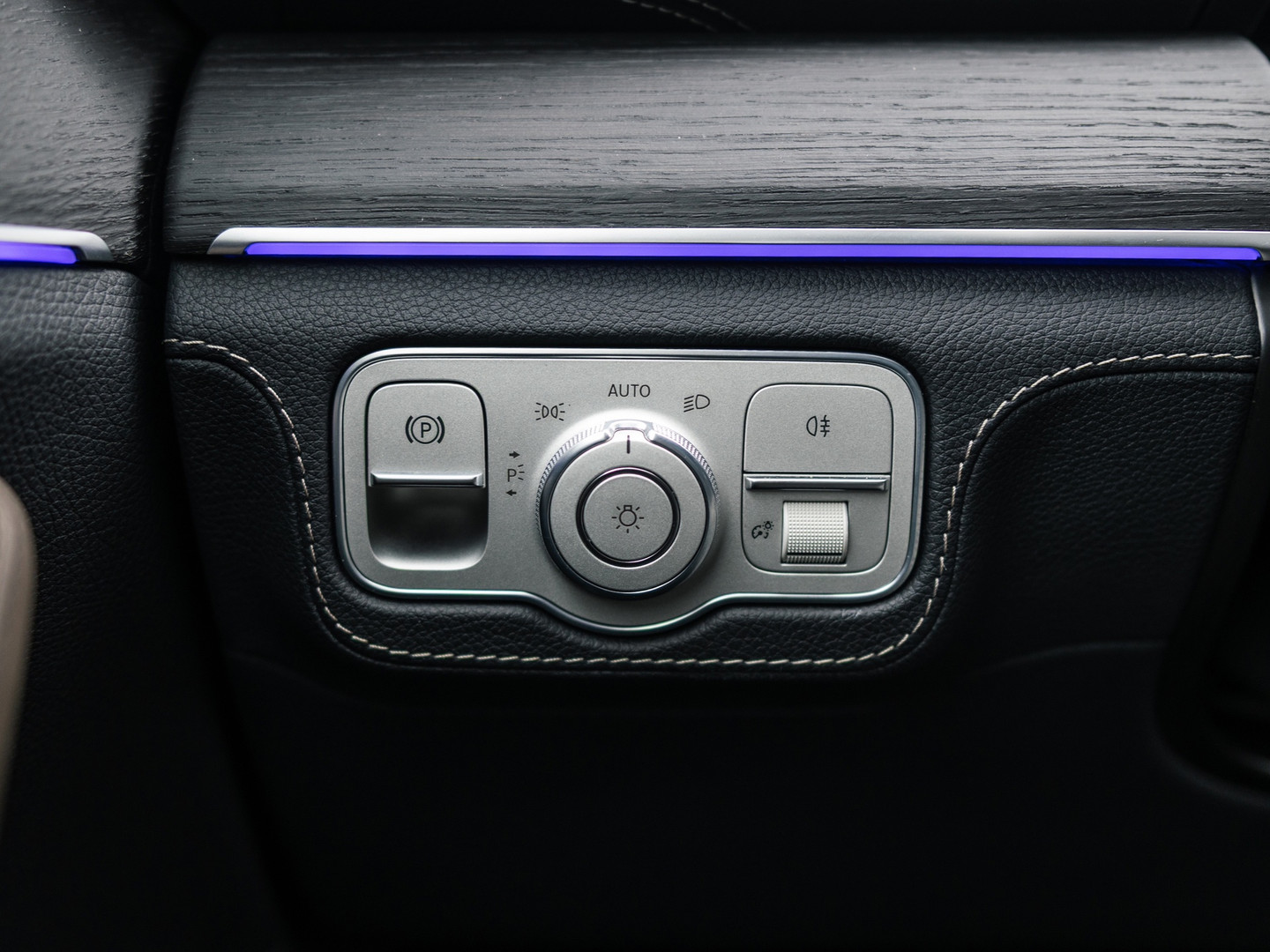 Mercedes-Benz Mercedes-Benz