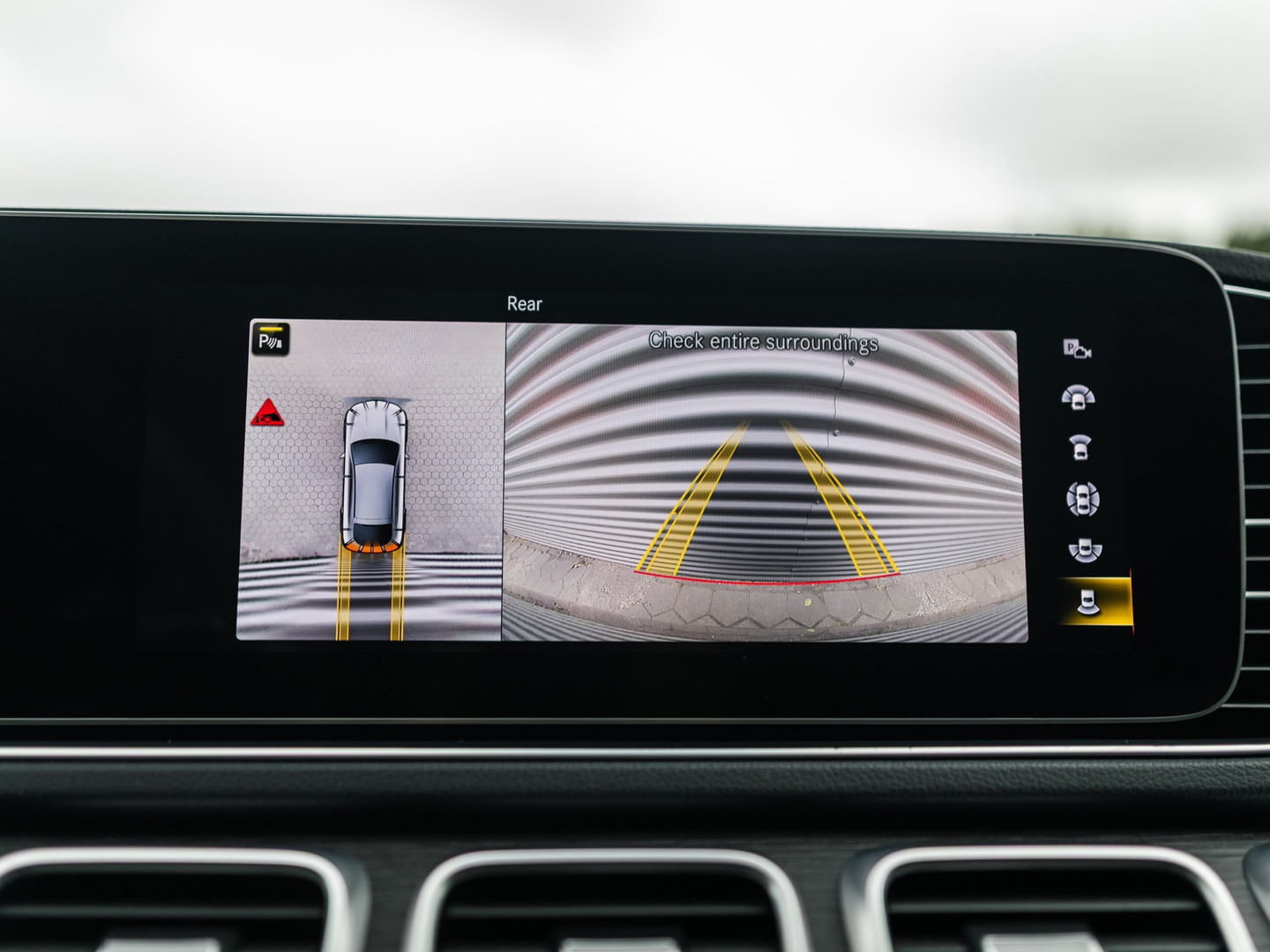 Mercedes-Benz Mercedes-Benz