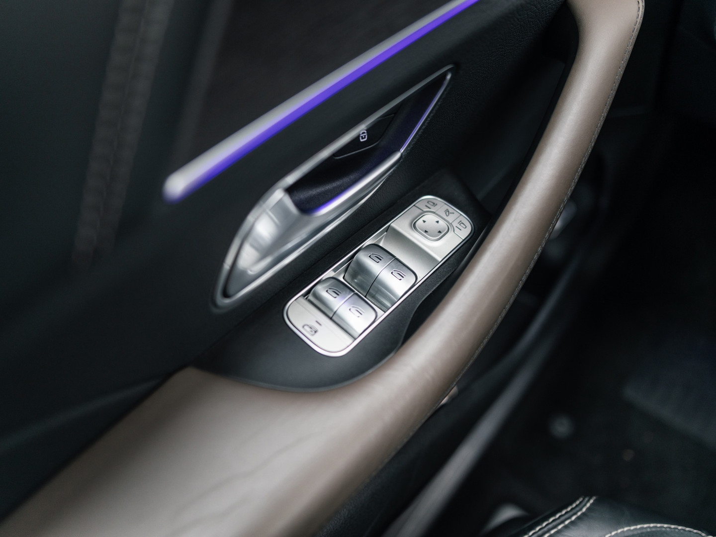 Mercedes-Benz Mercedes-Benz