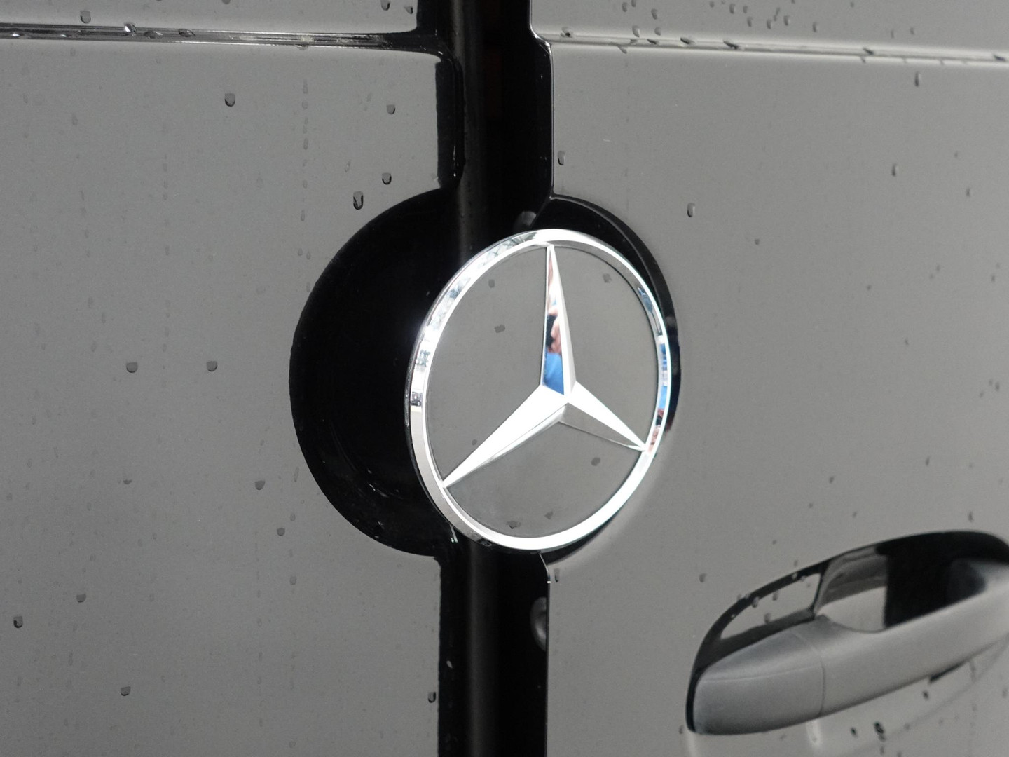 Mercedes-Benz Mercedes-Benz
