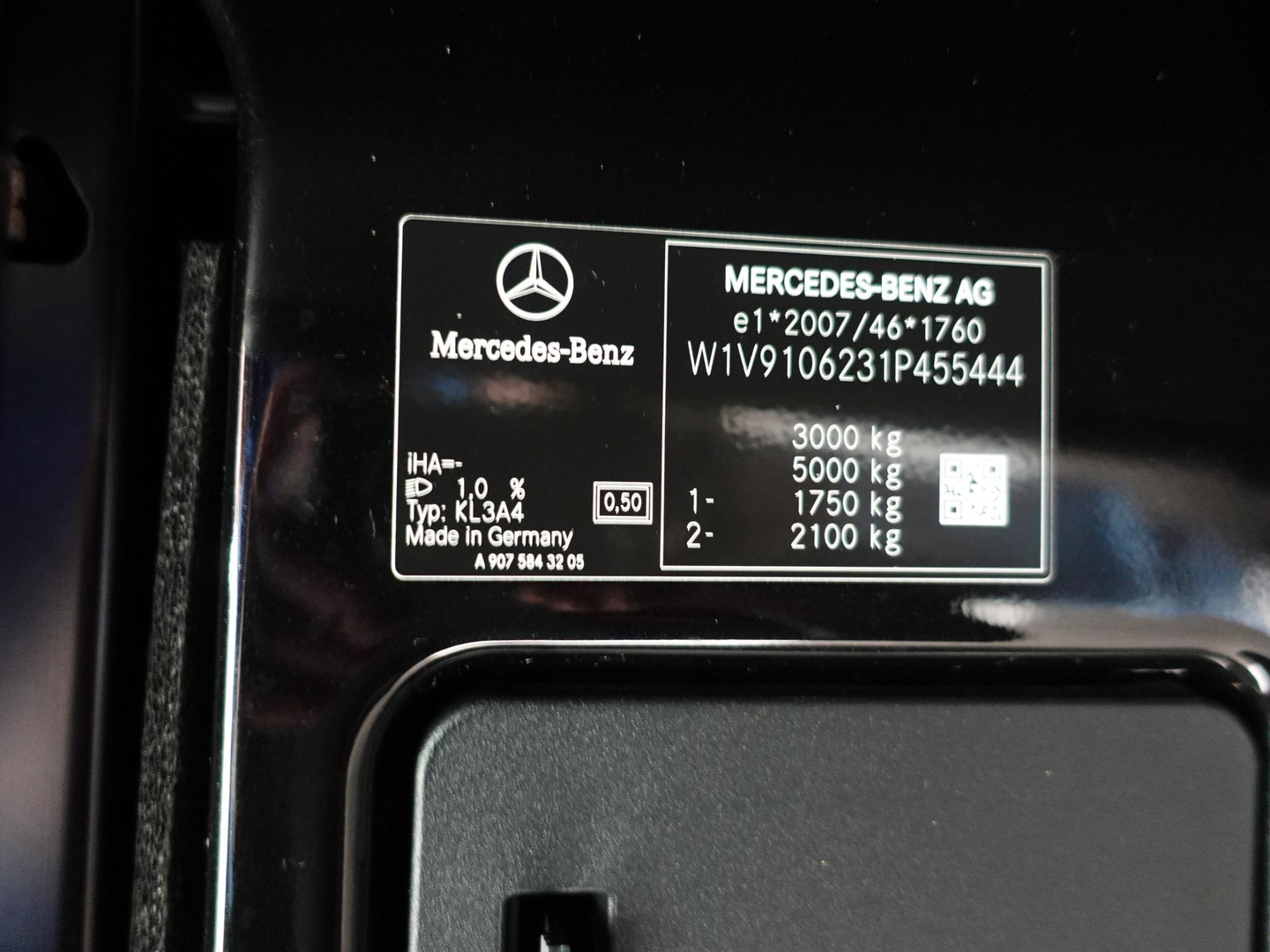 Mercedes-Benz Mercedes-Benz