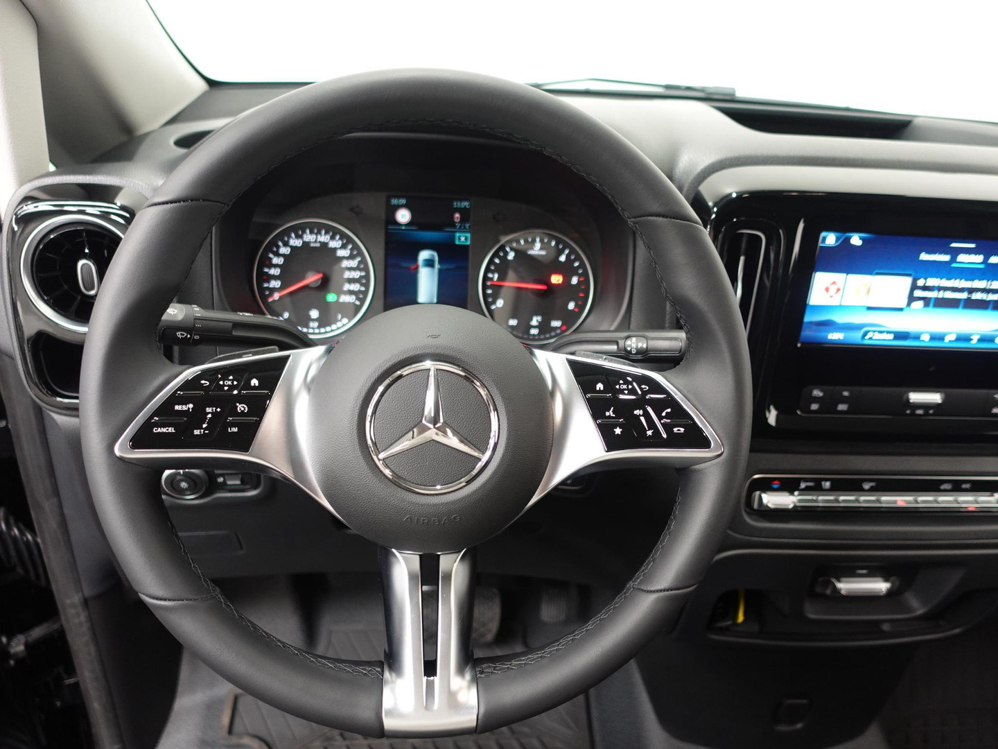 Mercedes-Benz Mercedes-Benz
