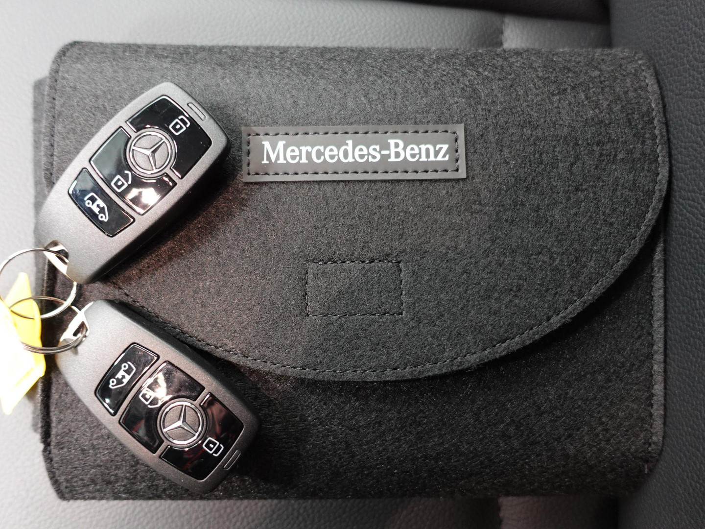 Mercedes-Benz Mercedes-Benz