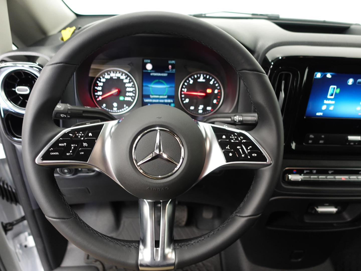 Mercedes-Benz Mercedes-Benz