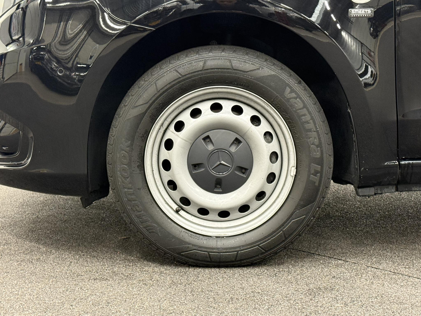 Mercedes-Benz Mercedes-Benz