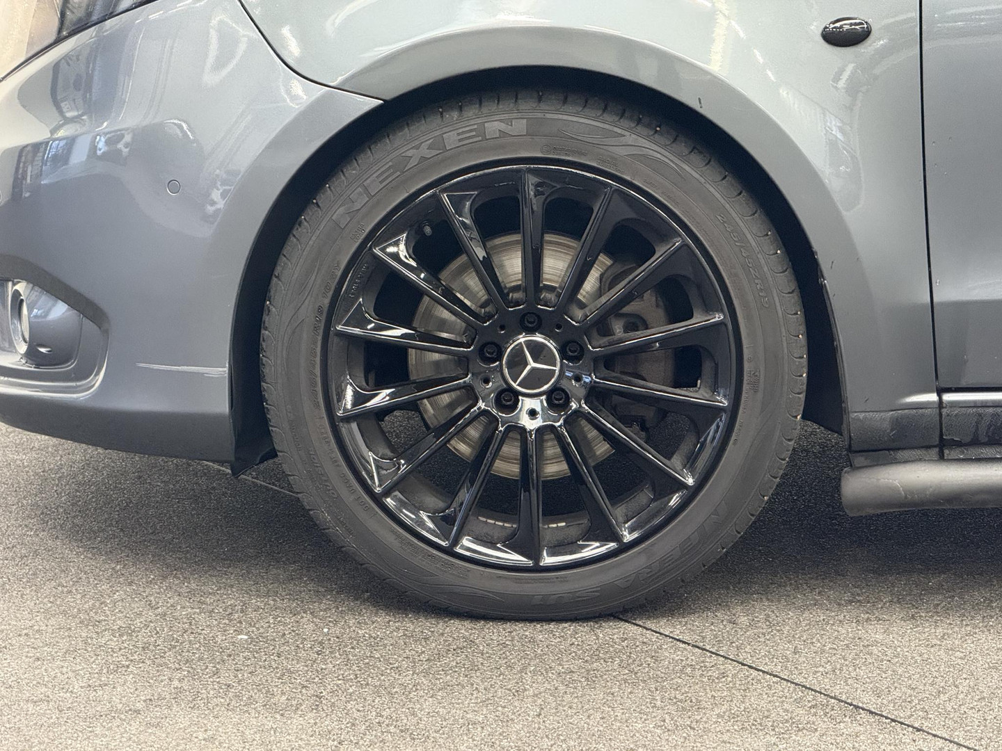 Mercedes-Benz Mercedes-Benz