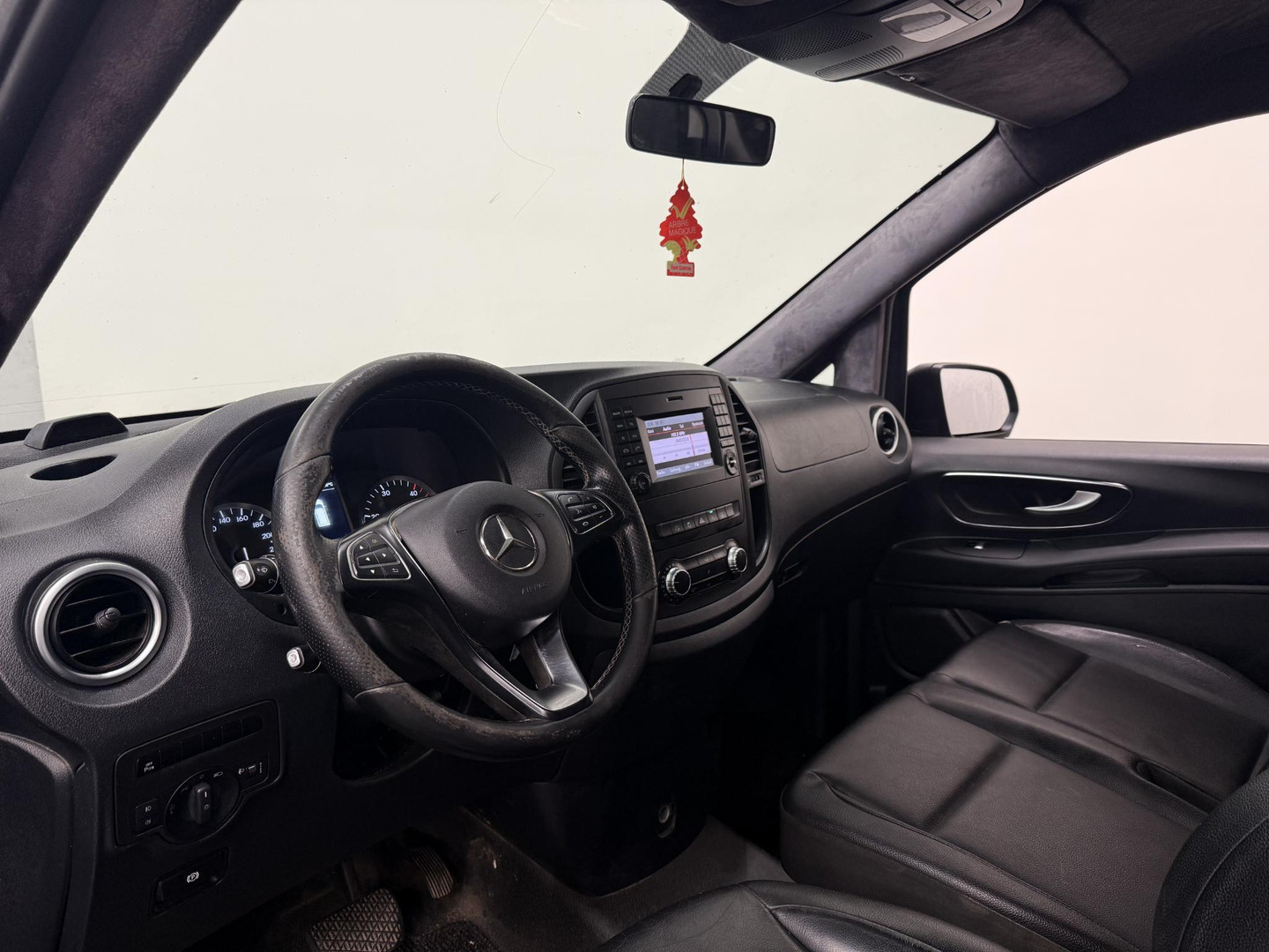 Mercedes-Benz Mercedes-Benz