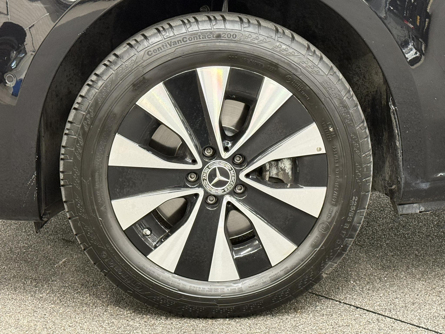 Mercedes-Benz Mercedes-Benz