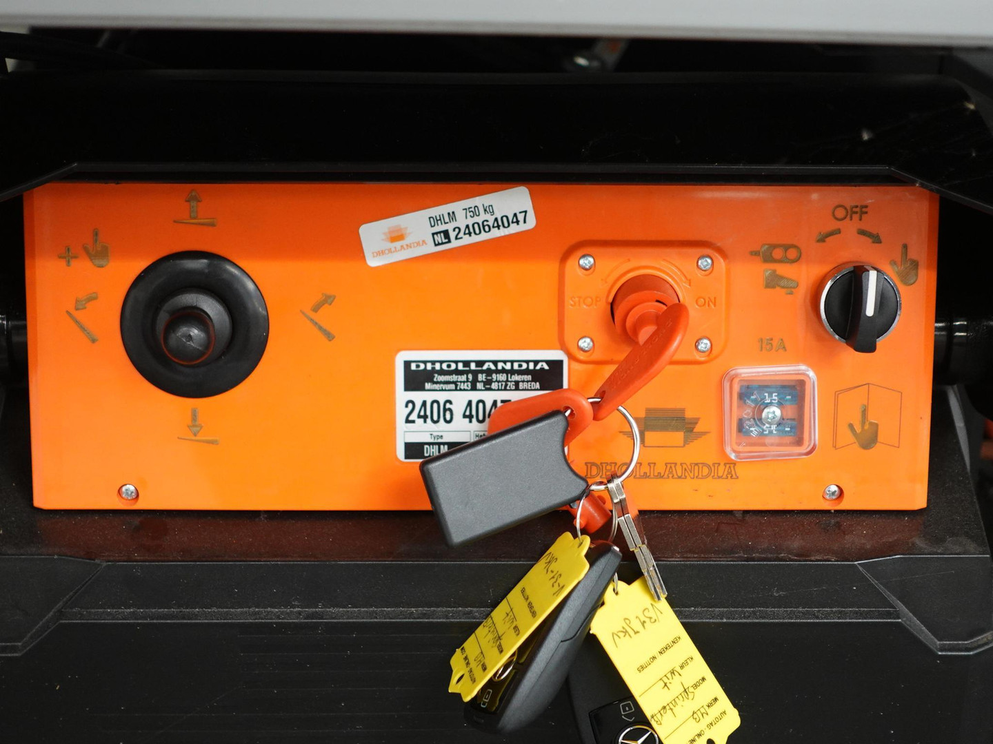 Mercedes-Benz Mercedes-Benz