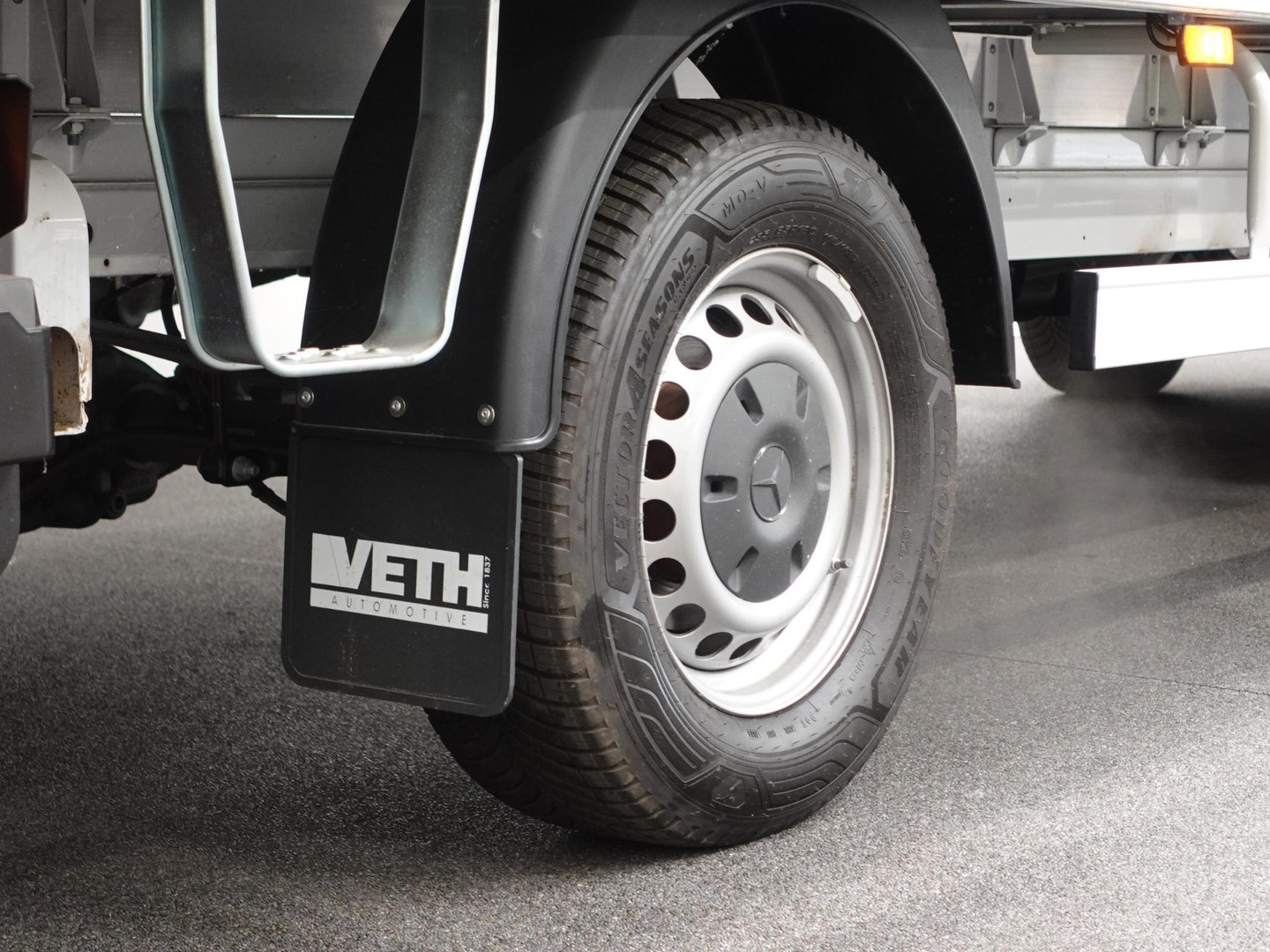 Mercedes-Benz Mercedes-Benz