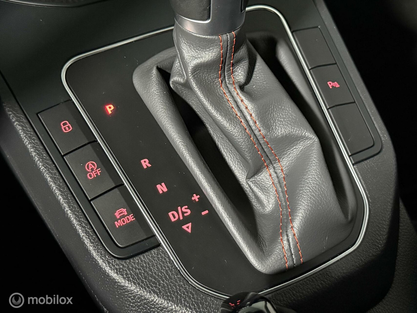 SEAT SEAT