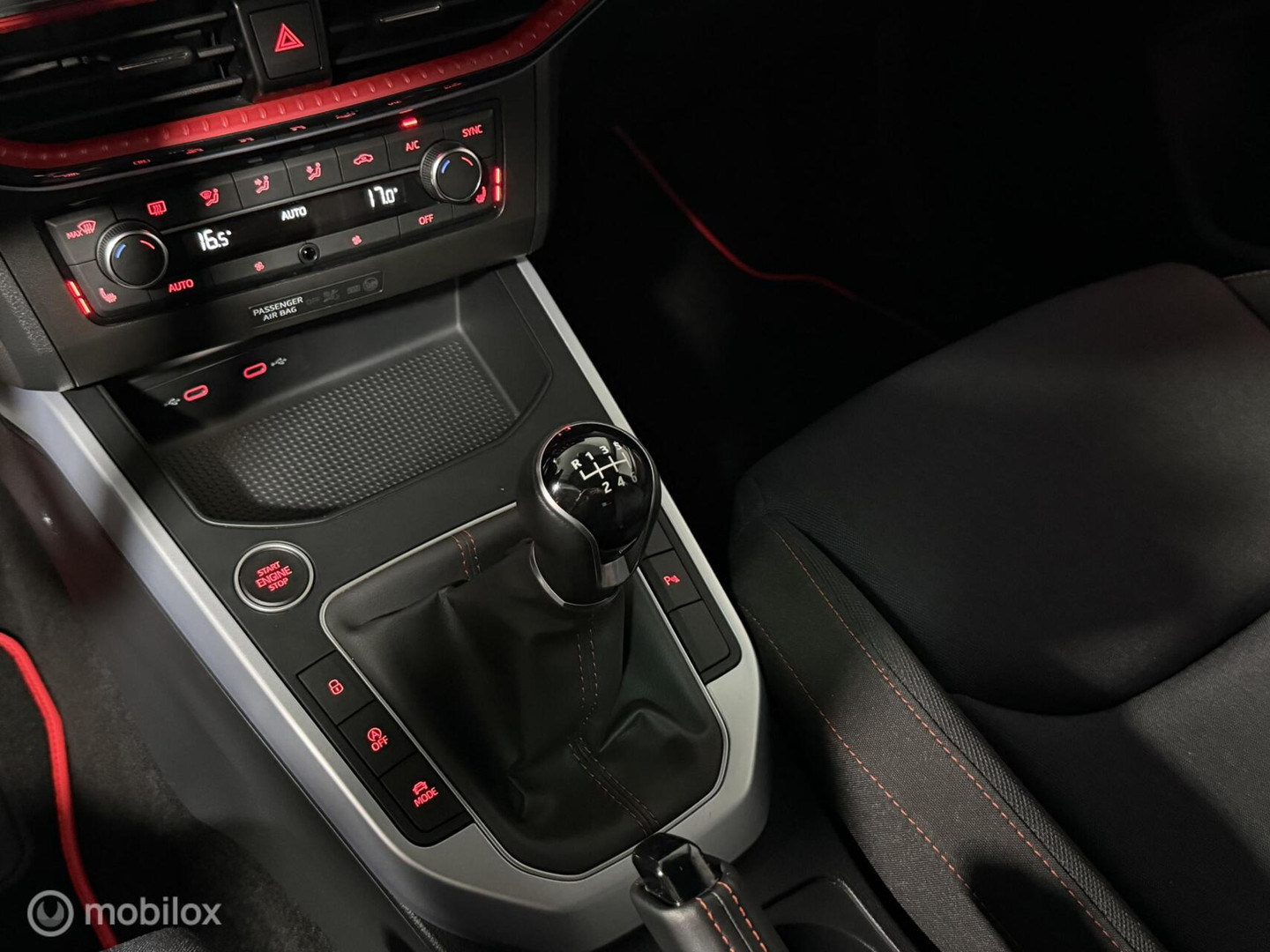 SEAT SEAT