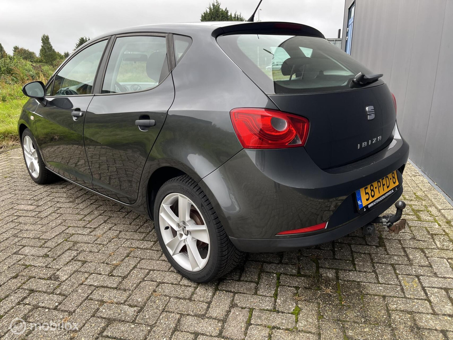 SEAT
