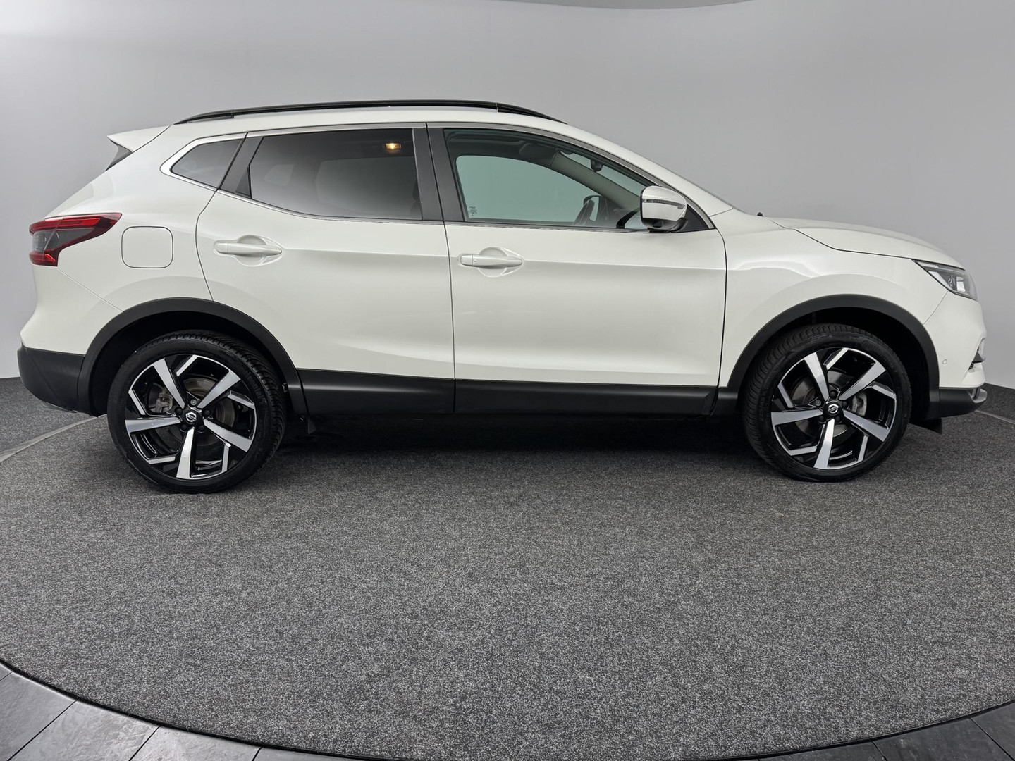 Nissan Nissan