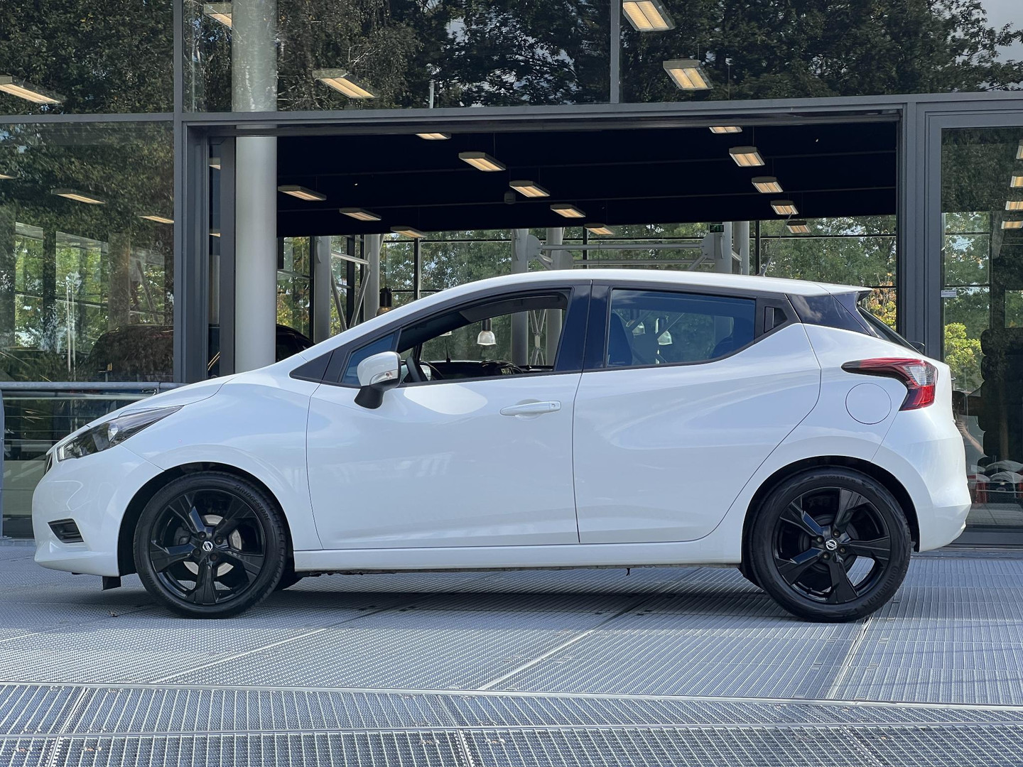 Nissan Nissan