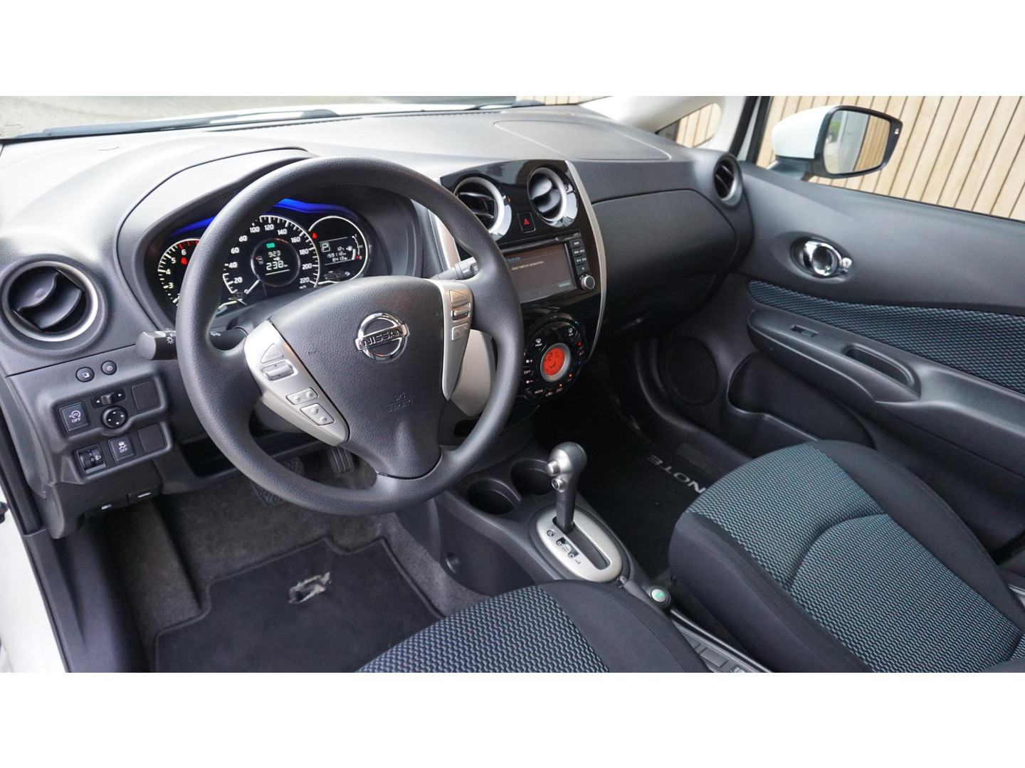 Nissan Nissan