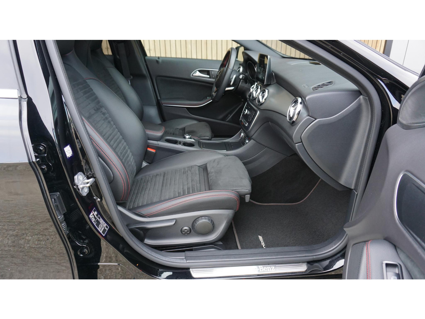 Mercedes-Benz Mercedes-Benz