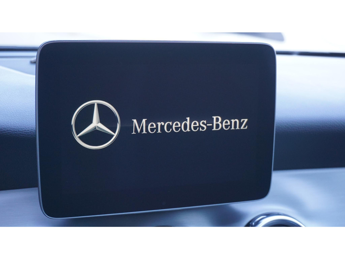 Mercedes-Benz Mercedes-Benz