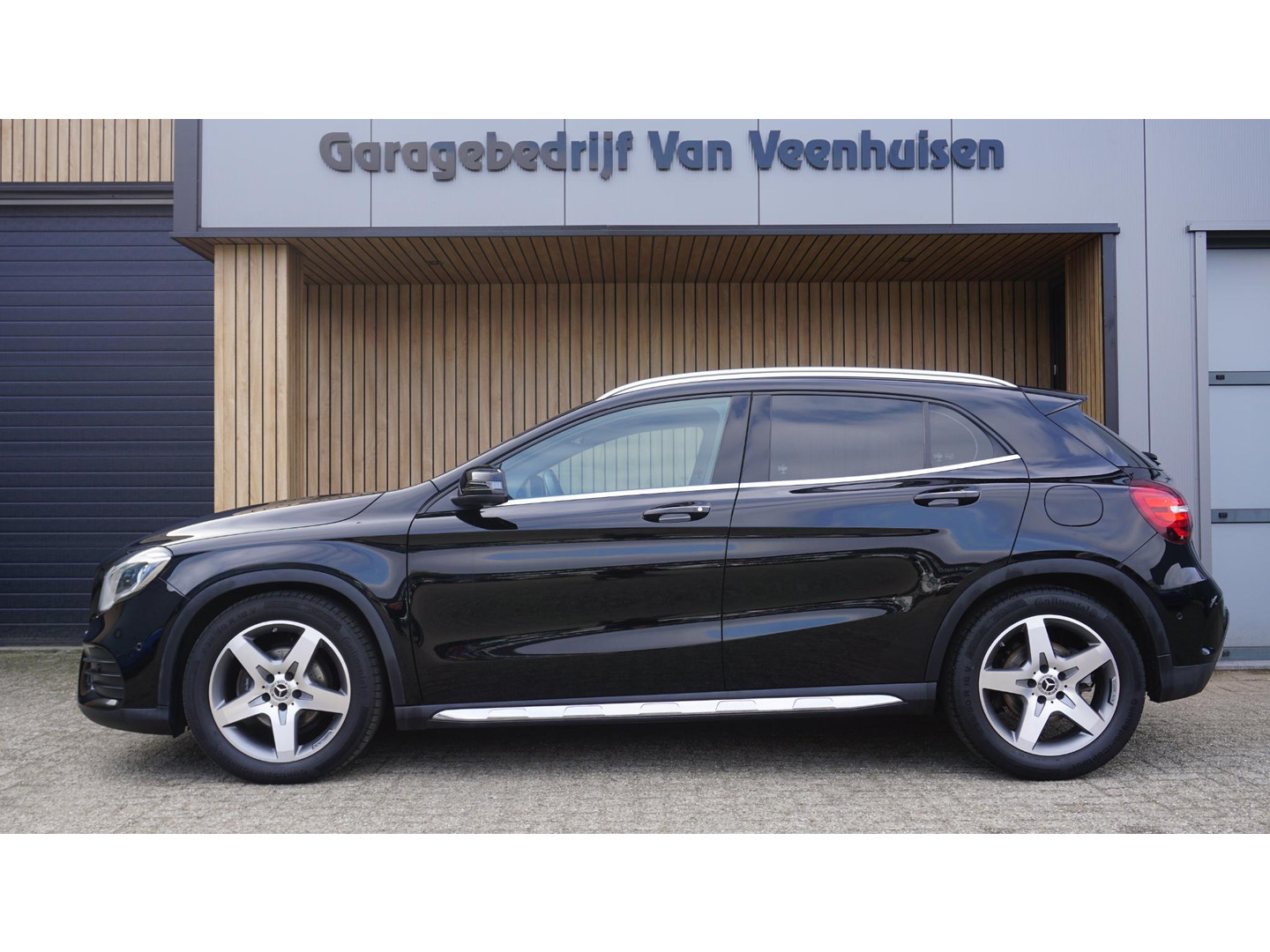 Mercedes-Benz Mercedes-Benz