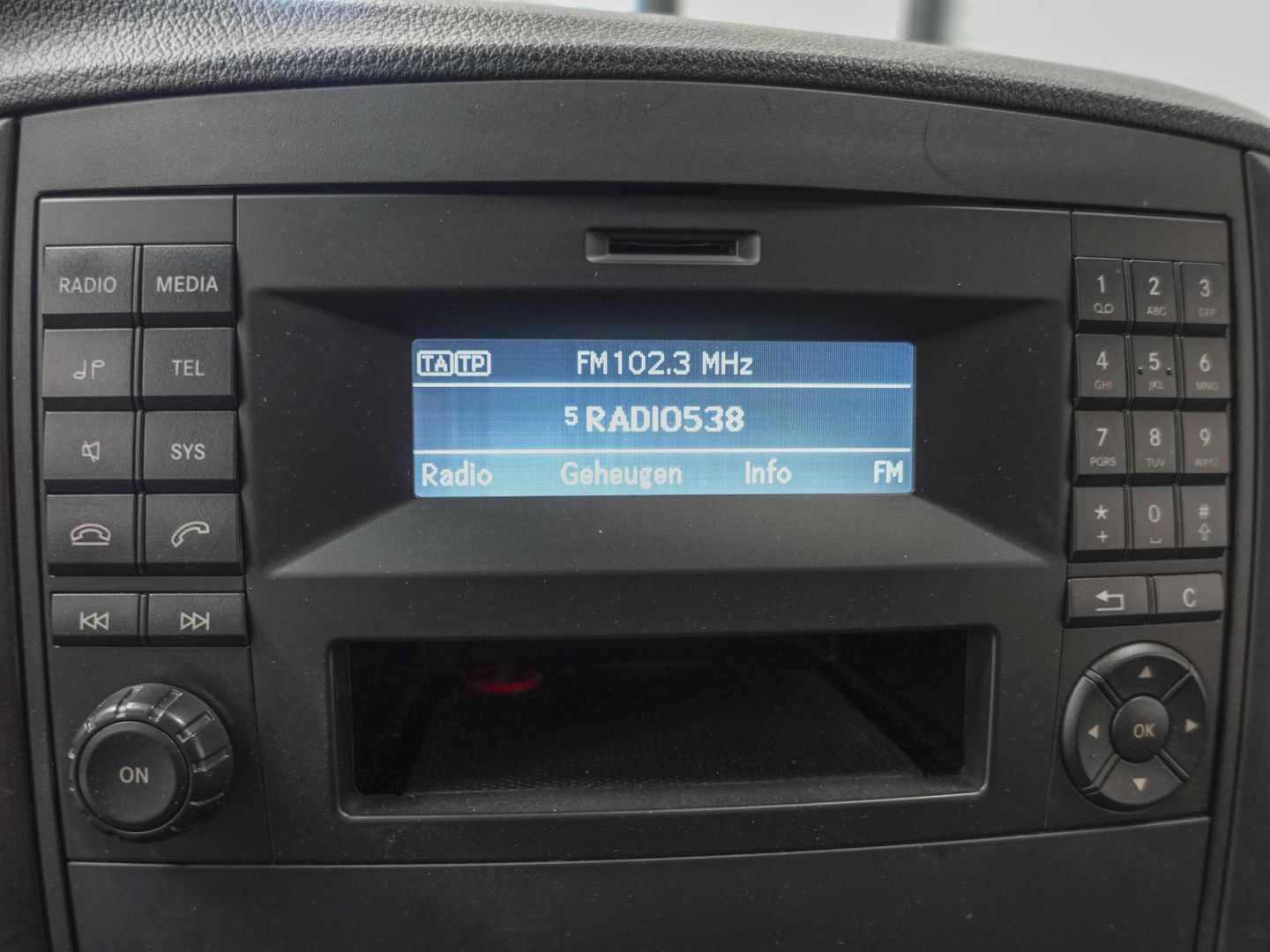 Mercedes-Benz Mercedes-Benz