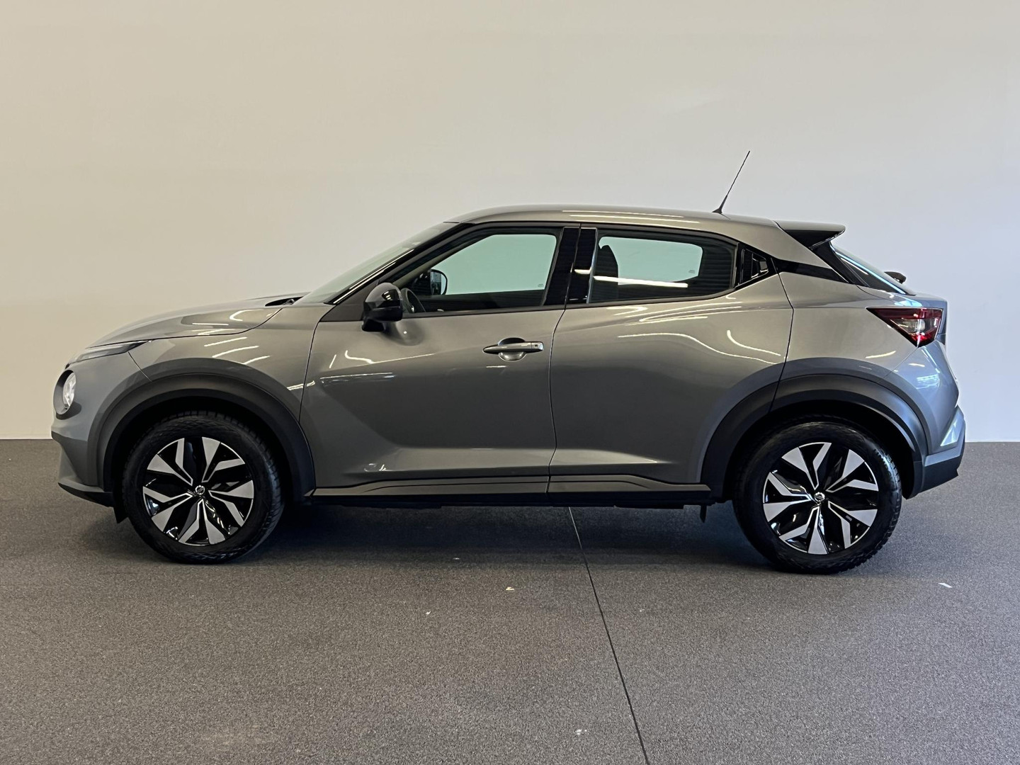 Nissan Nissan