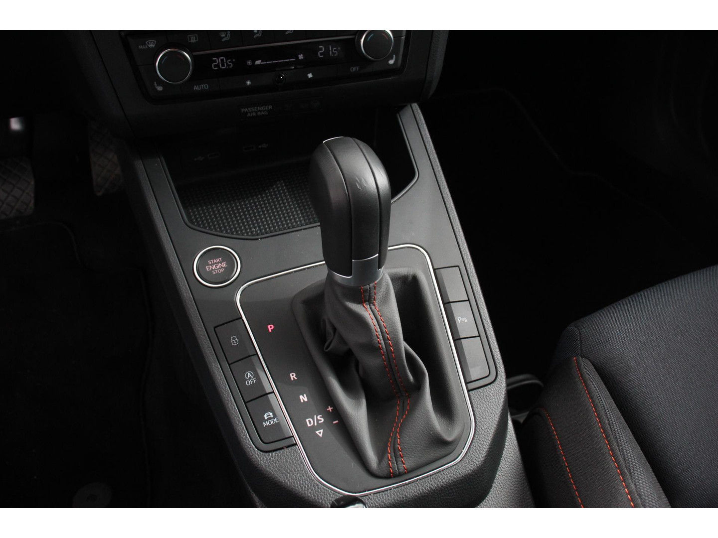 SEAT SEAT