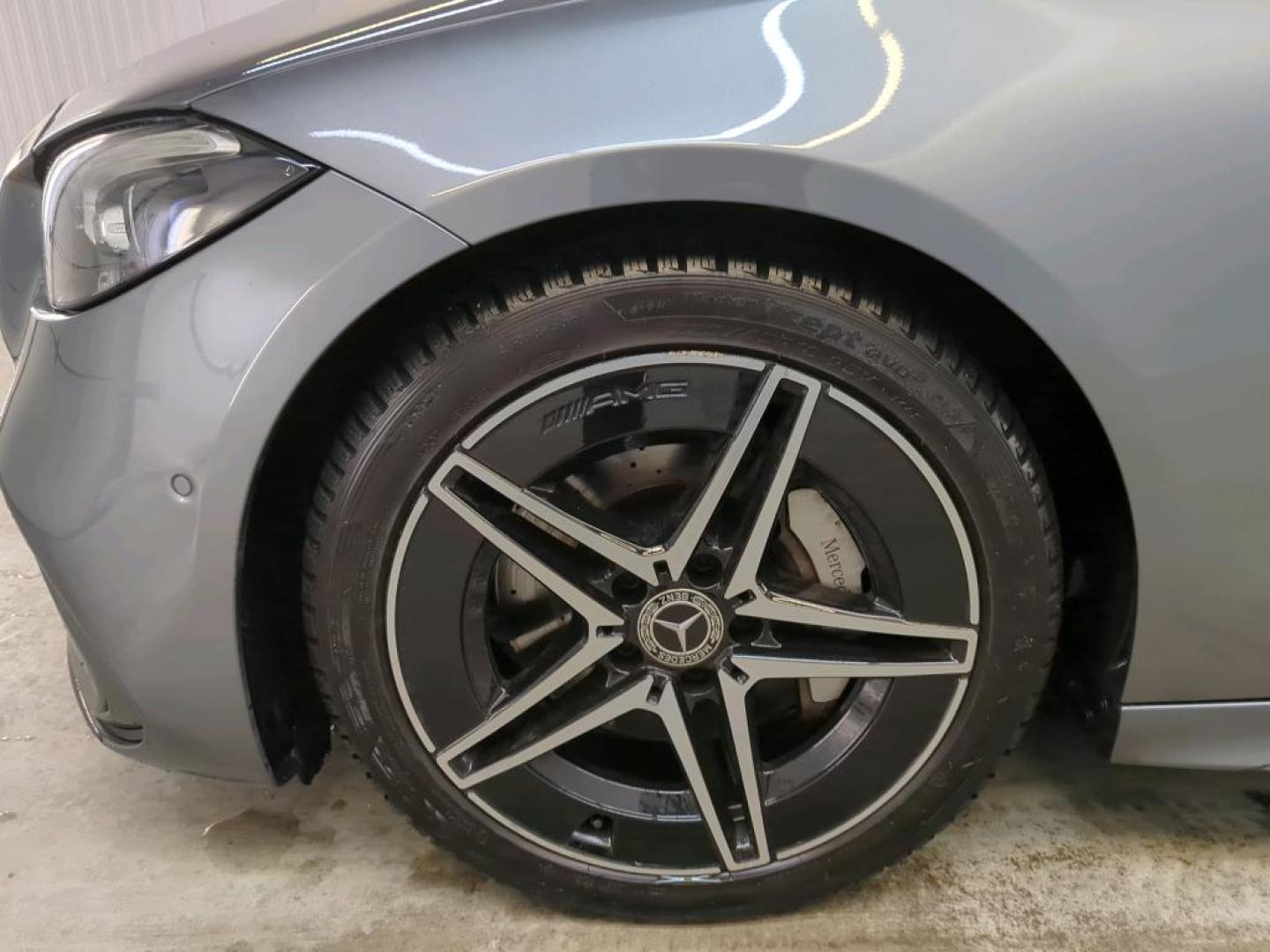 Mercedes-Benz Mercedes-Benz