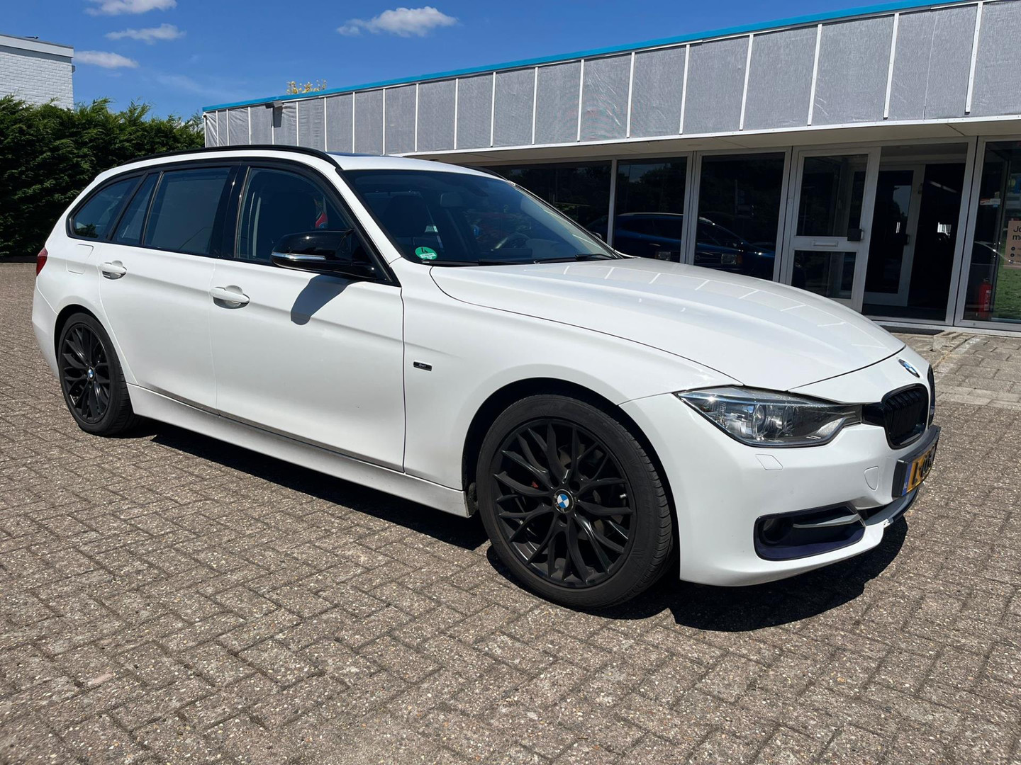 BMW BMW
