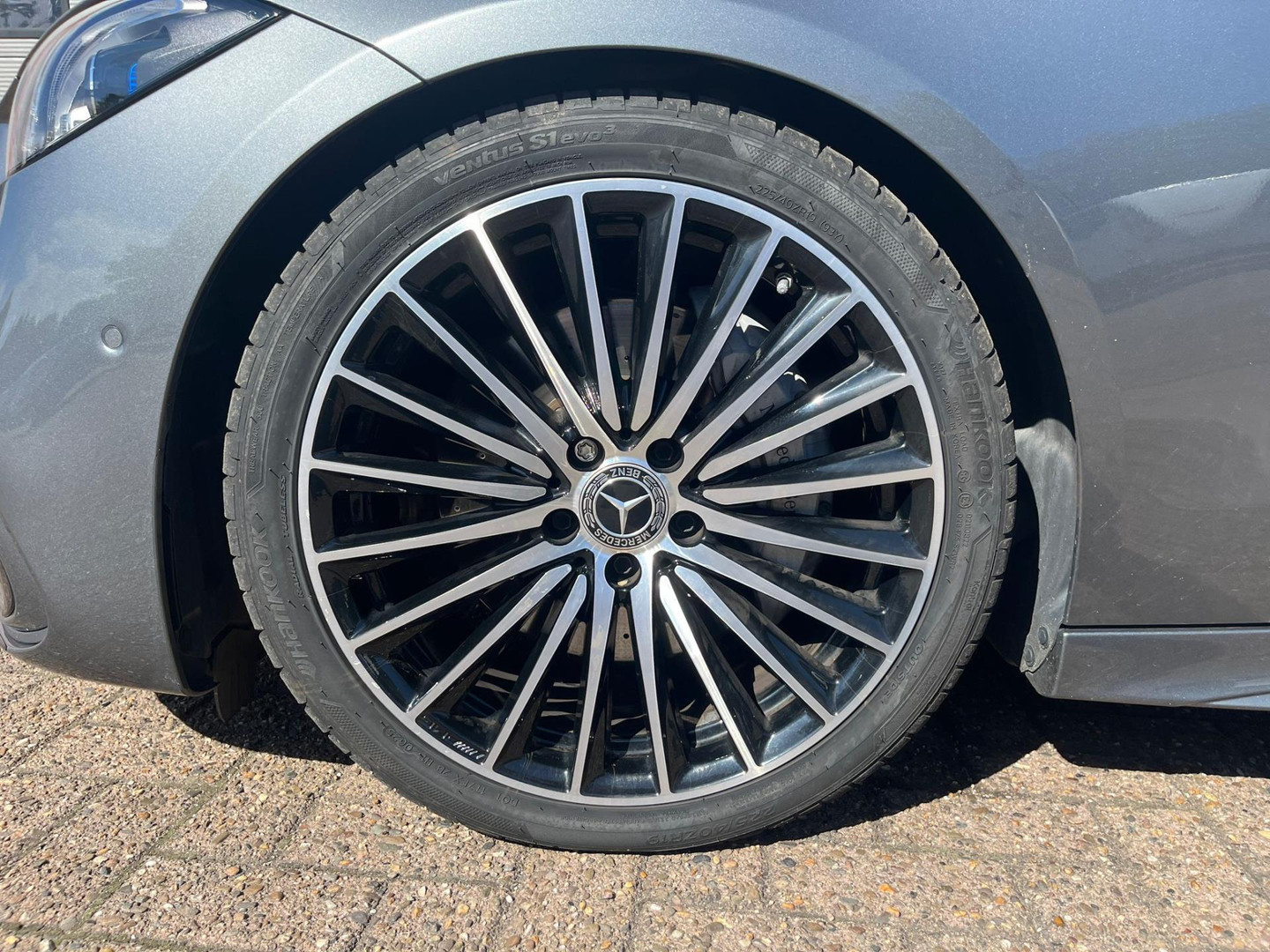 Mercedes-Benz Mercedes-Benz
