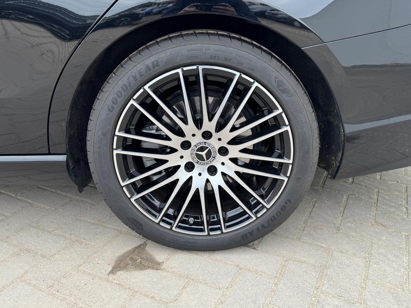 Mercedes-Benz Mercedes-Benz