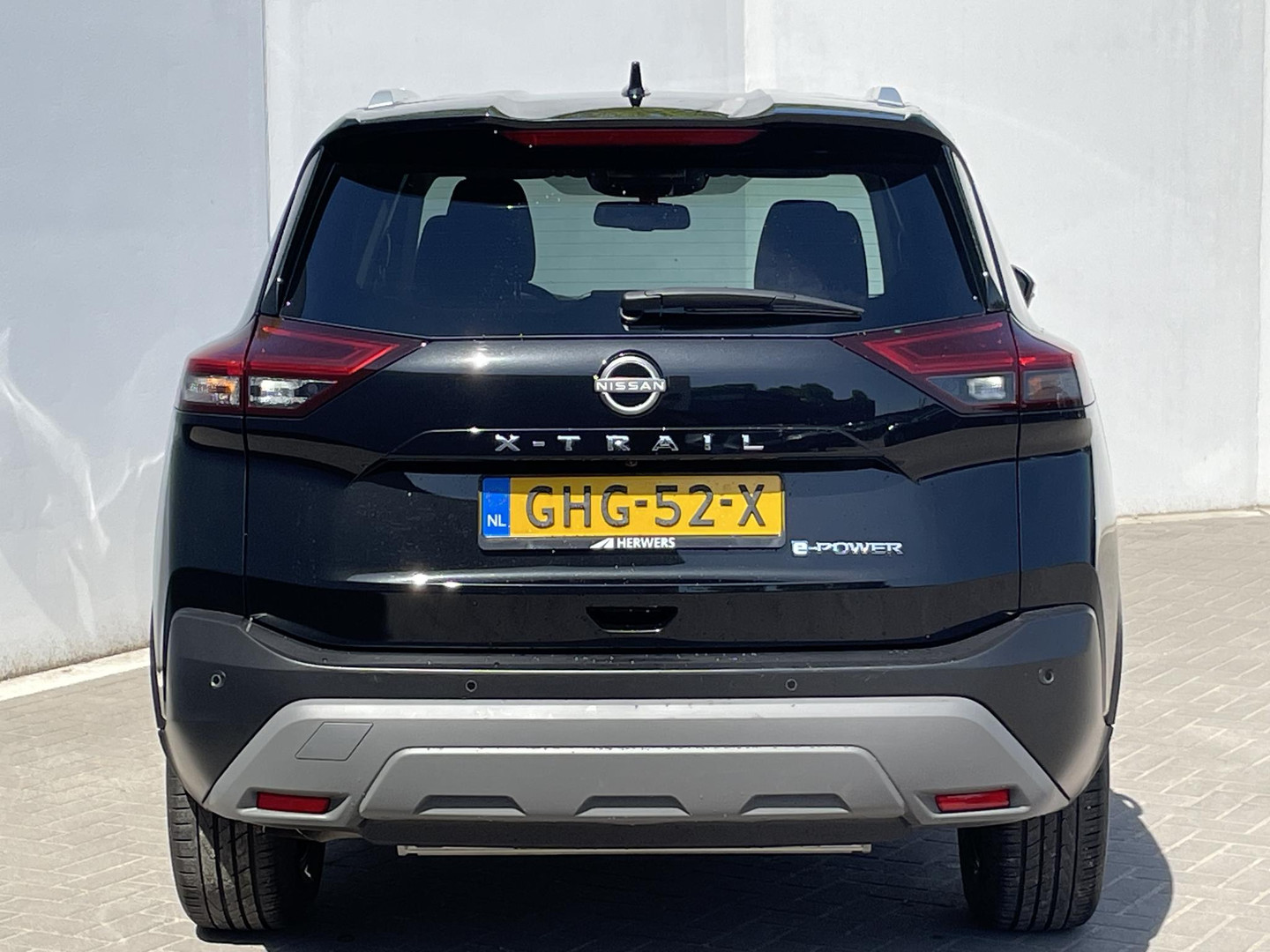 Nissan Nissan