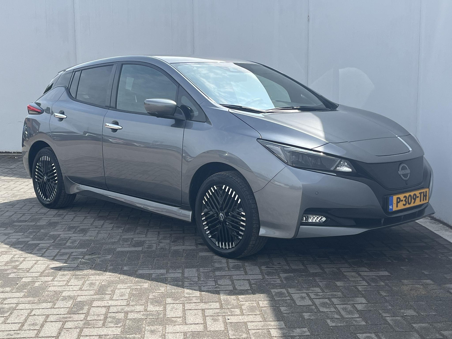 Nissan Nissan