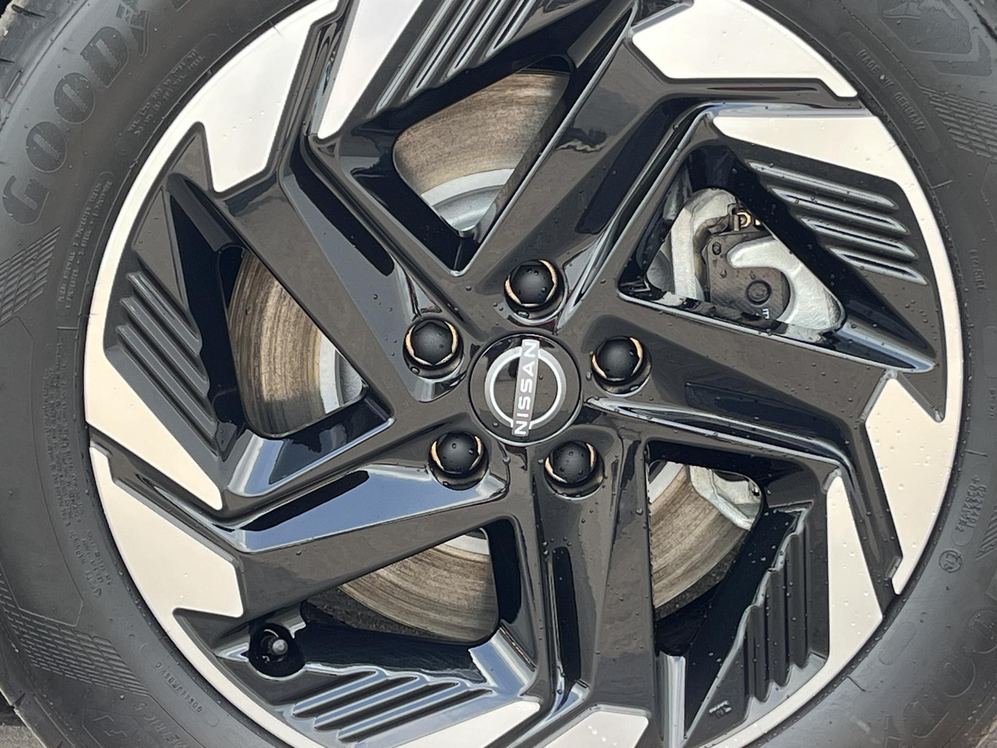 Nissan Nissan