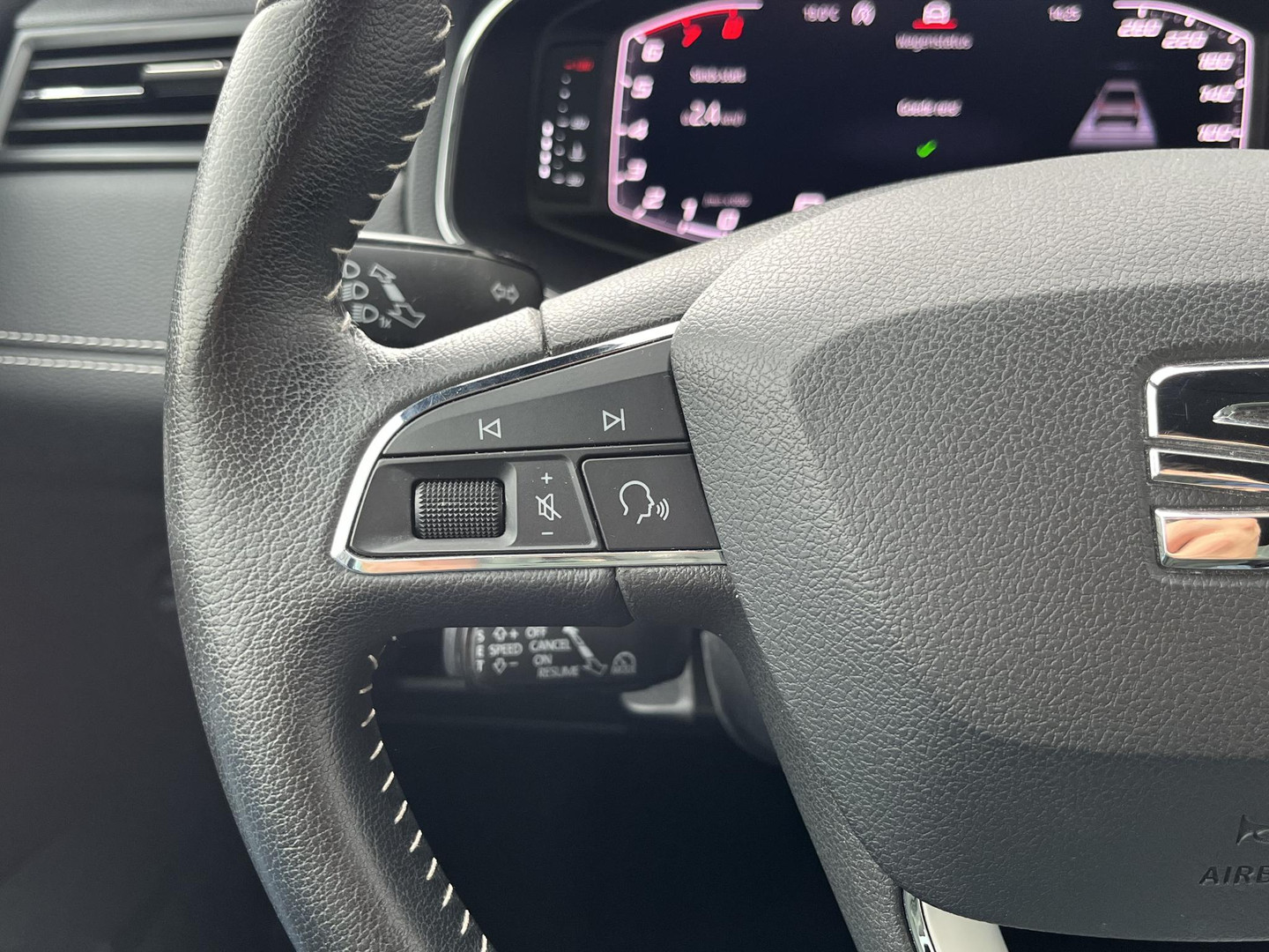 SEAT SEAT