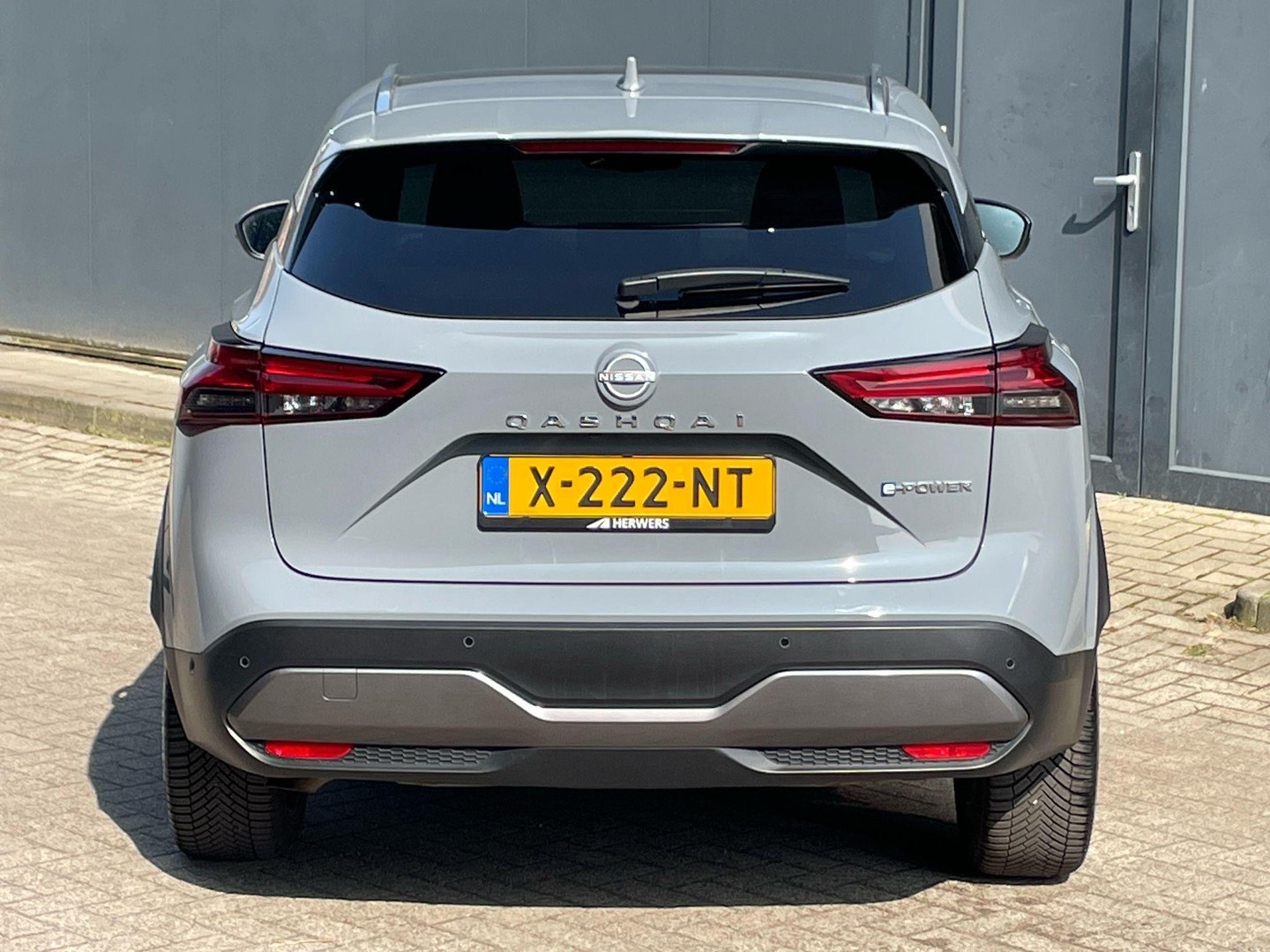 Nissan Nissan