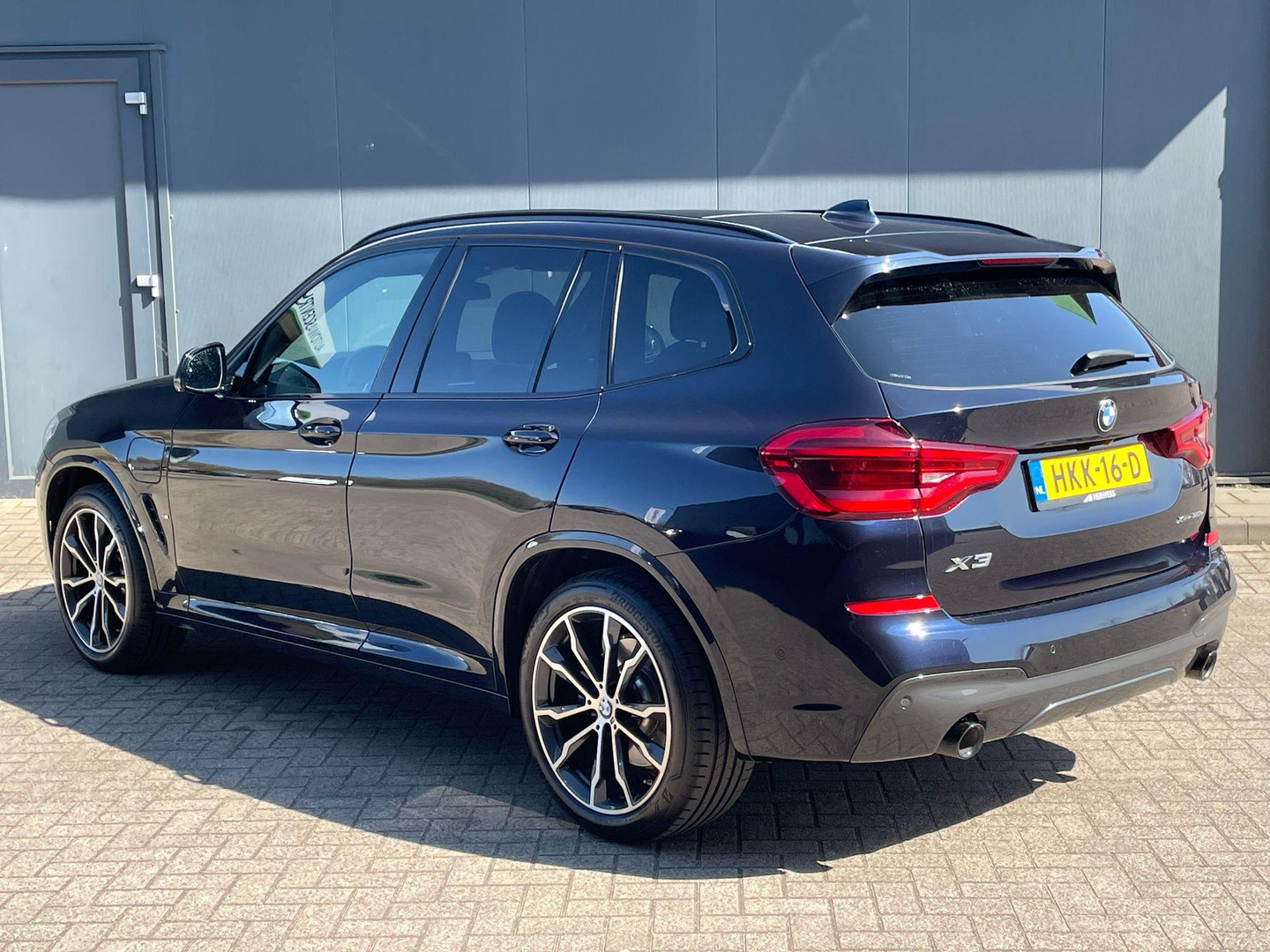 BMW BMW