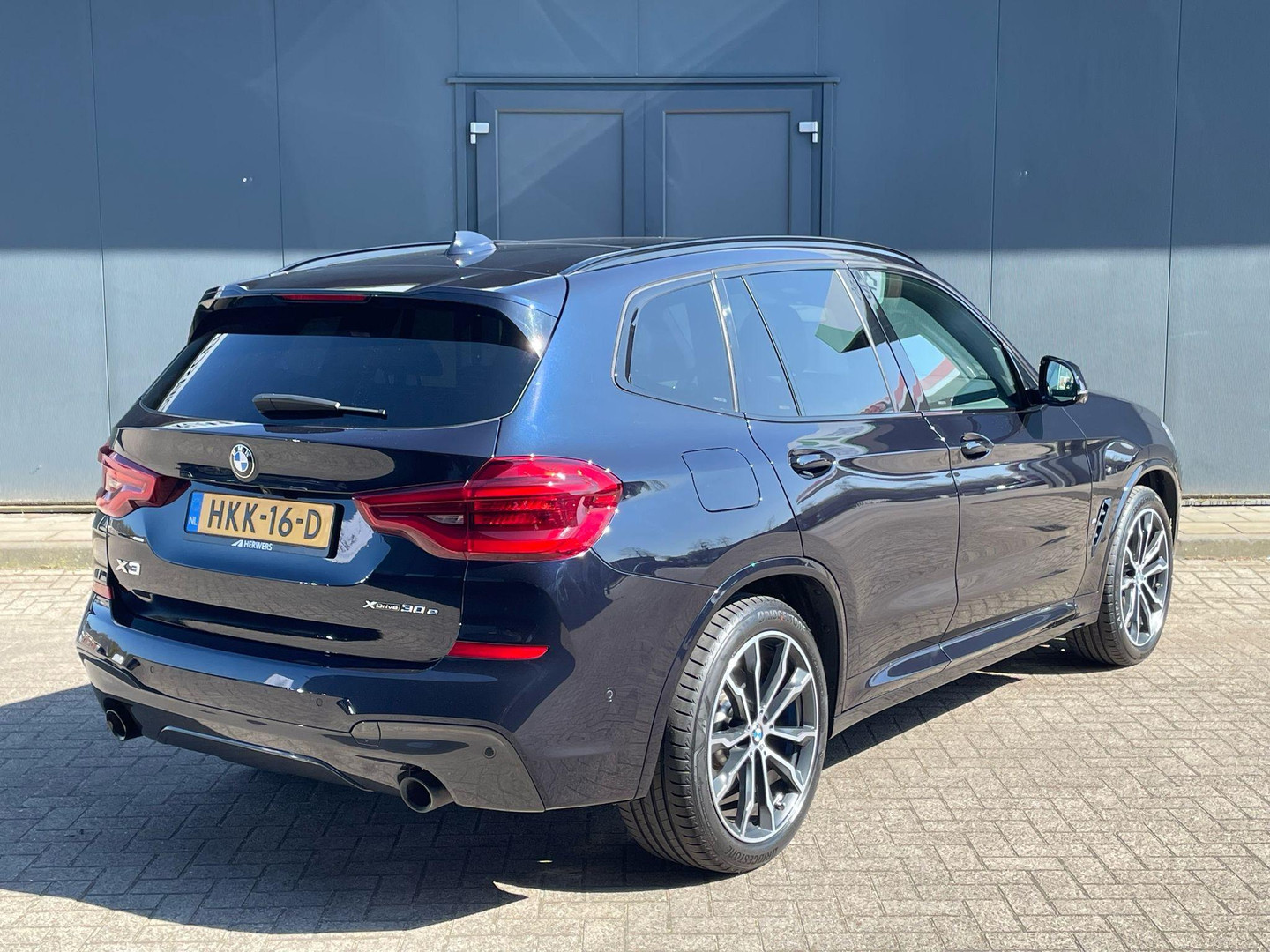 BMW BMW