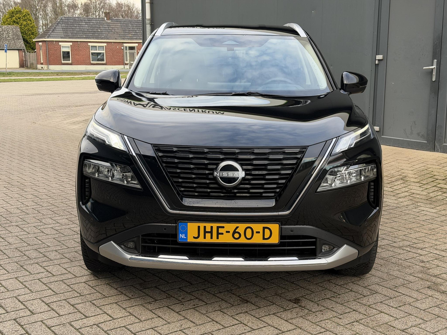 Nissan Nissan
