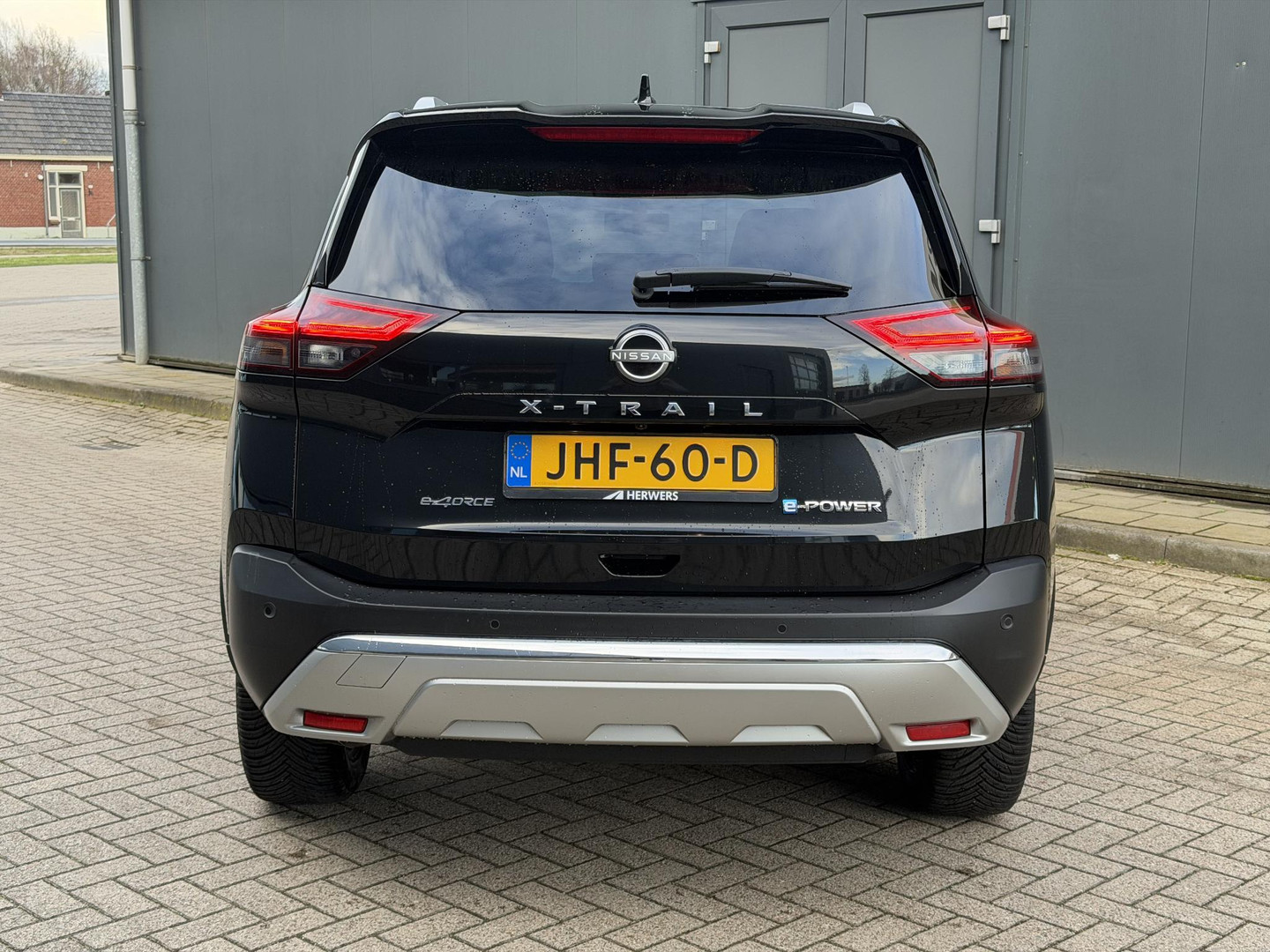 Nissan Nissan