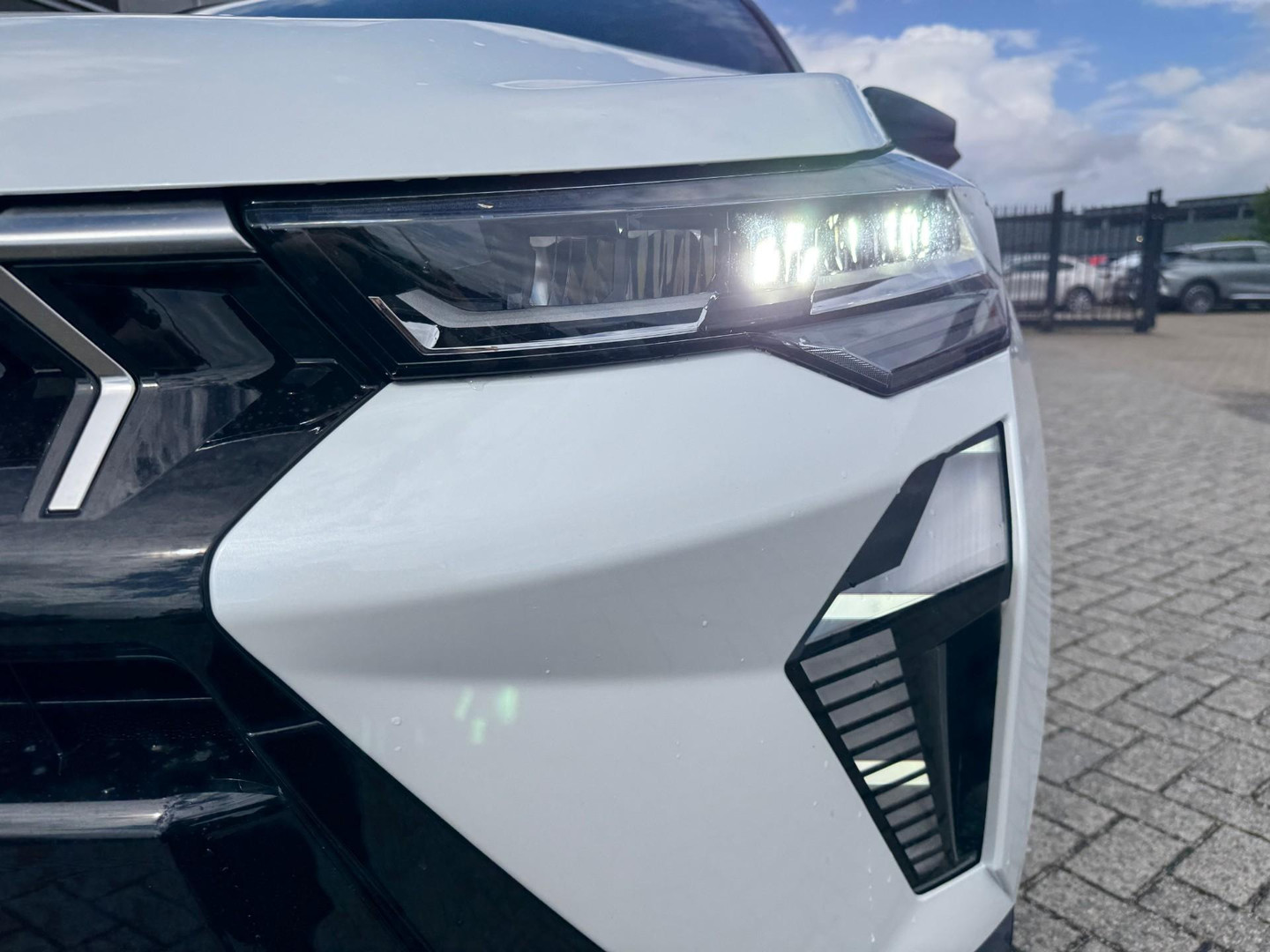 Mitsubishi Mitsubishi